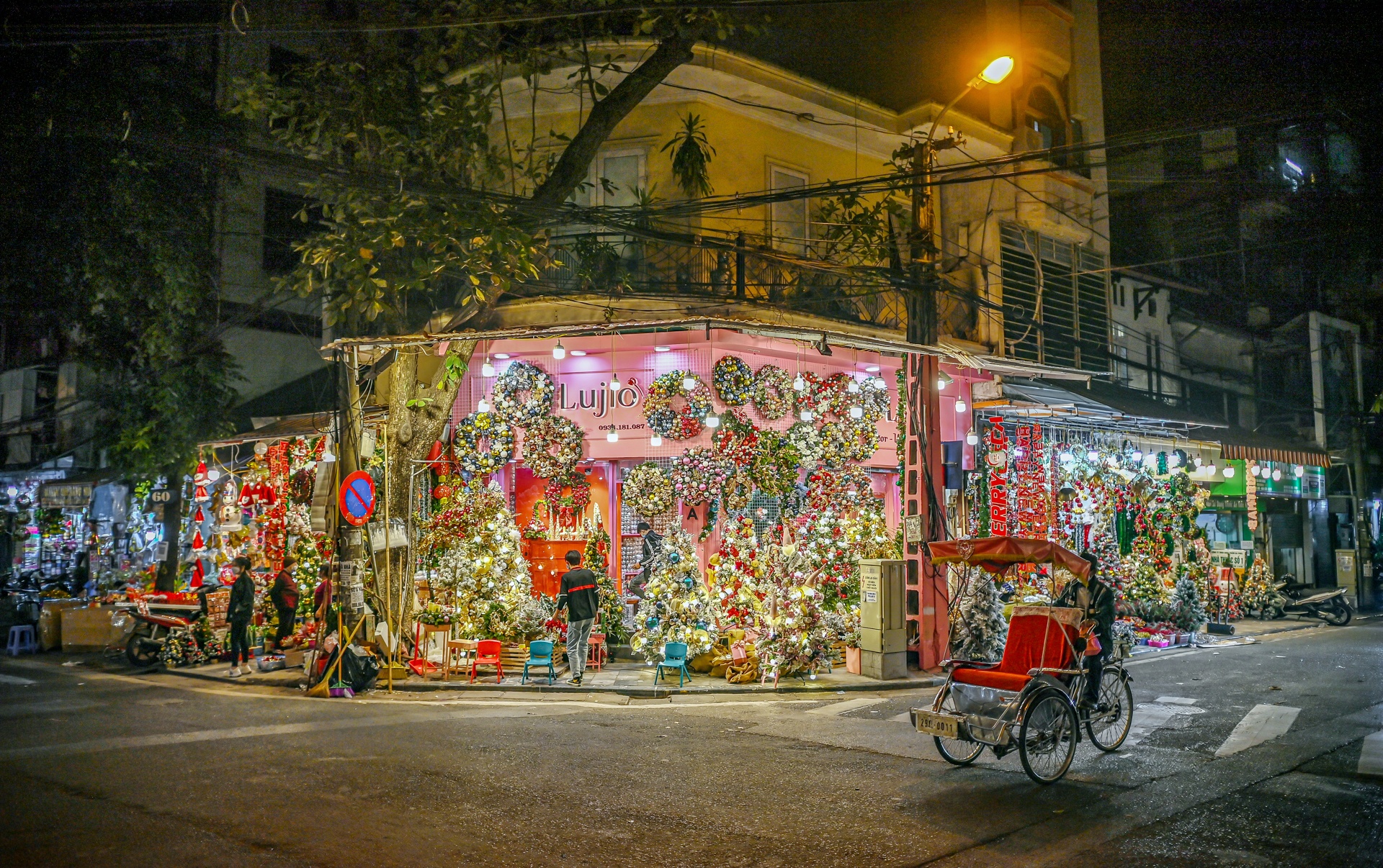 Noel tren pho Hang Ma anh 1