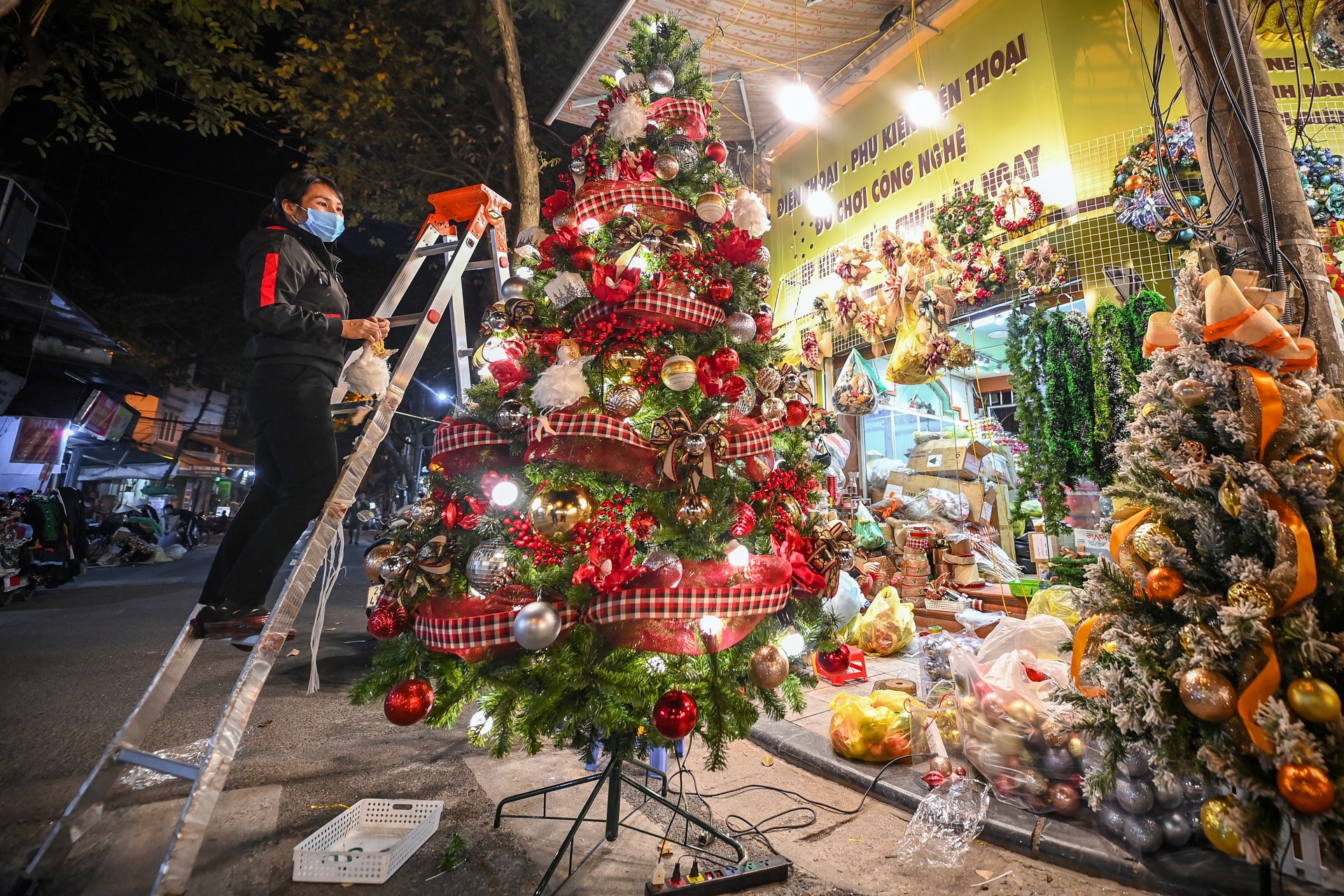 Noel tren pho Hang Ma anh 3