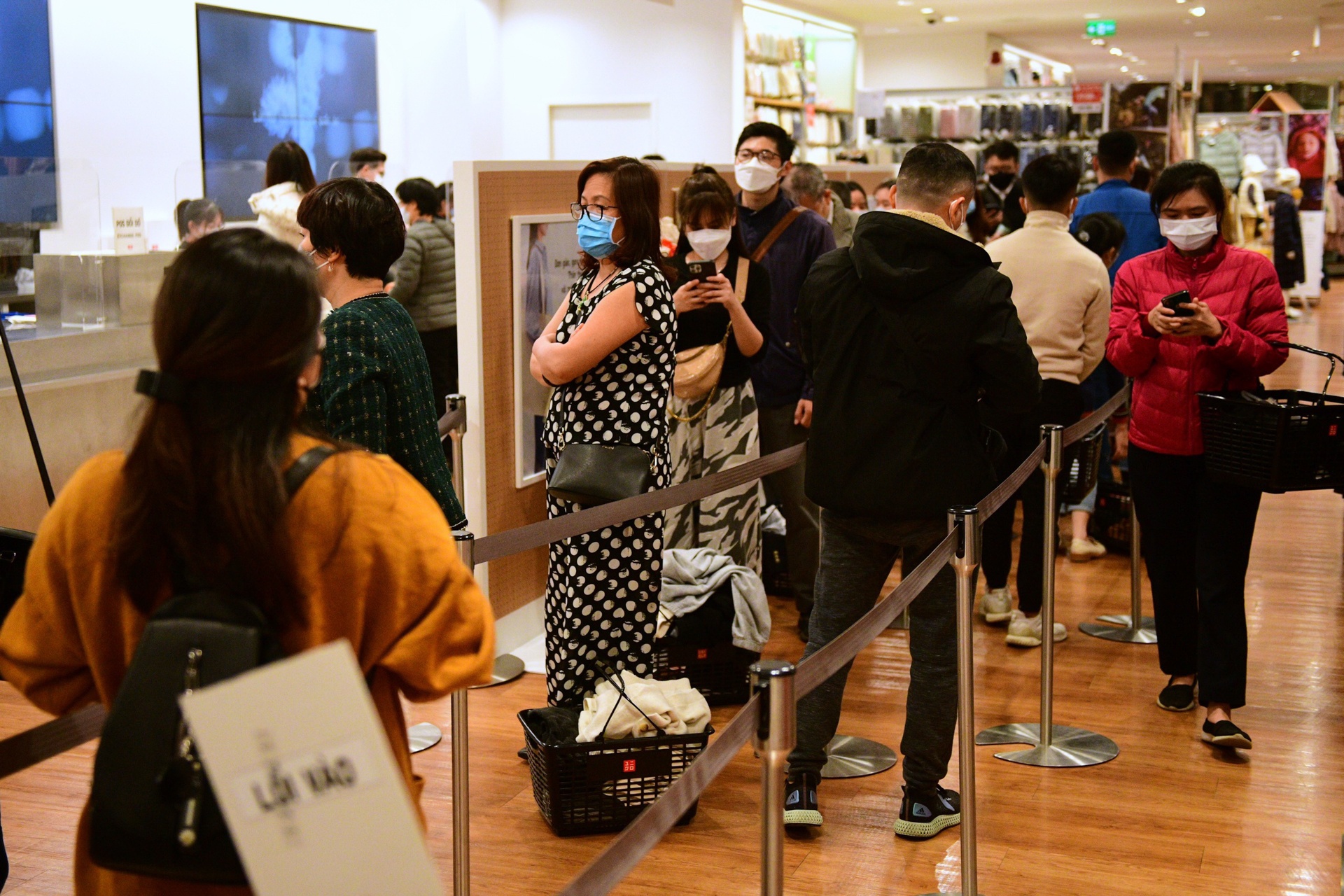 Mua sam do giam gia dip Black Friday anh 6