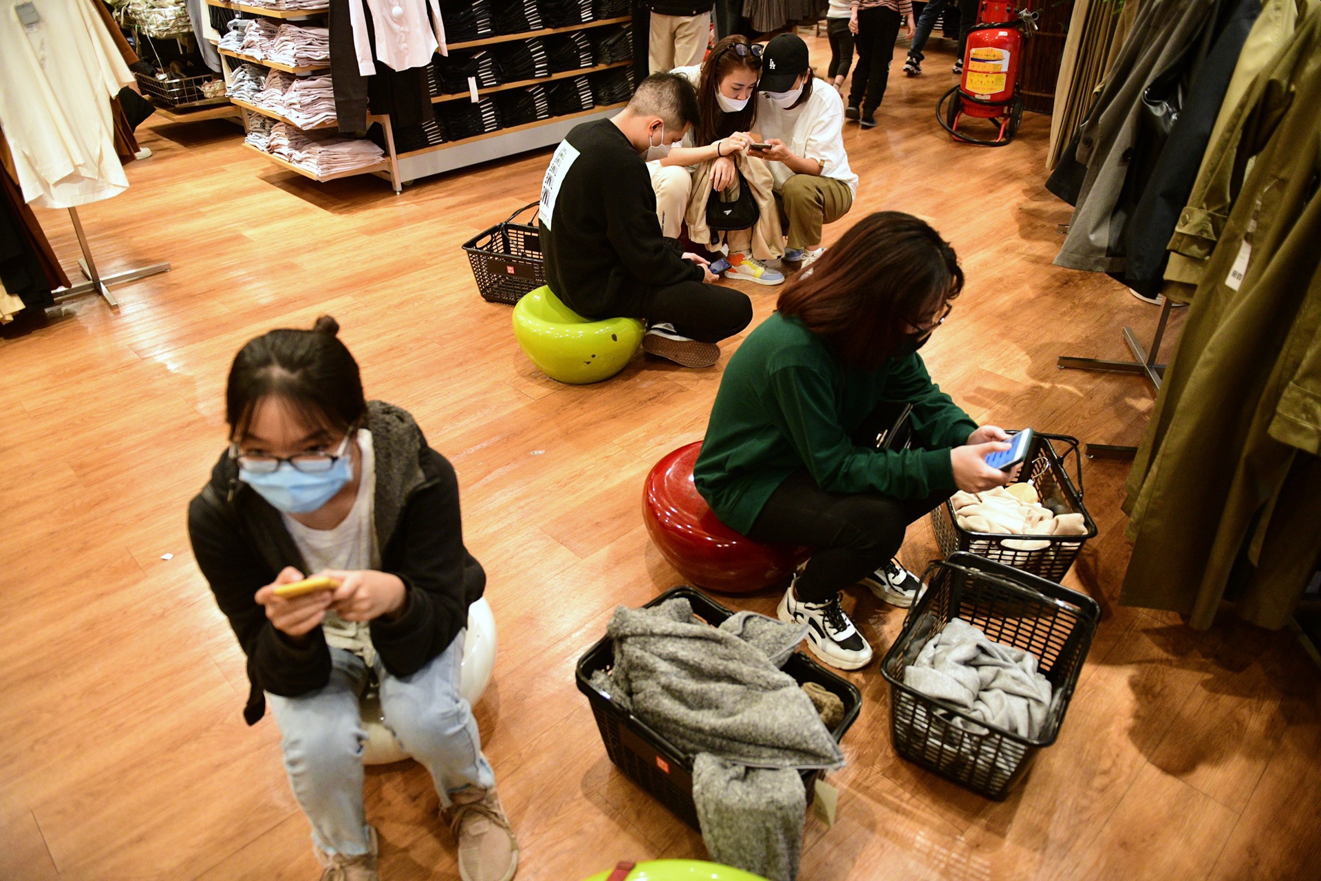 Mua sam do giam gia dip Black Friday anh 7