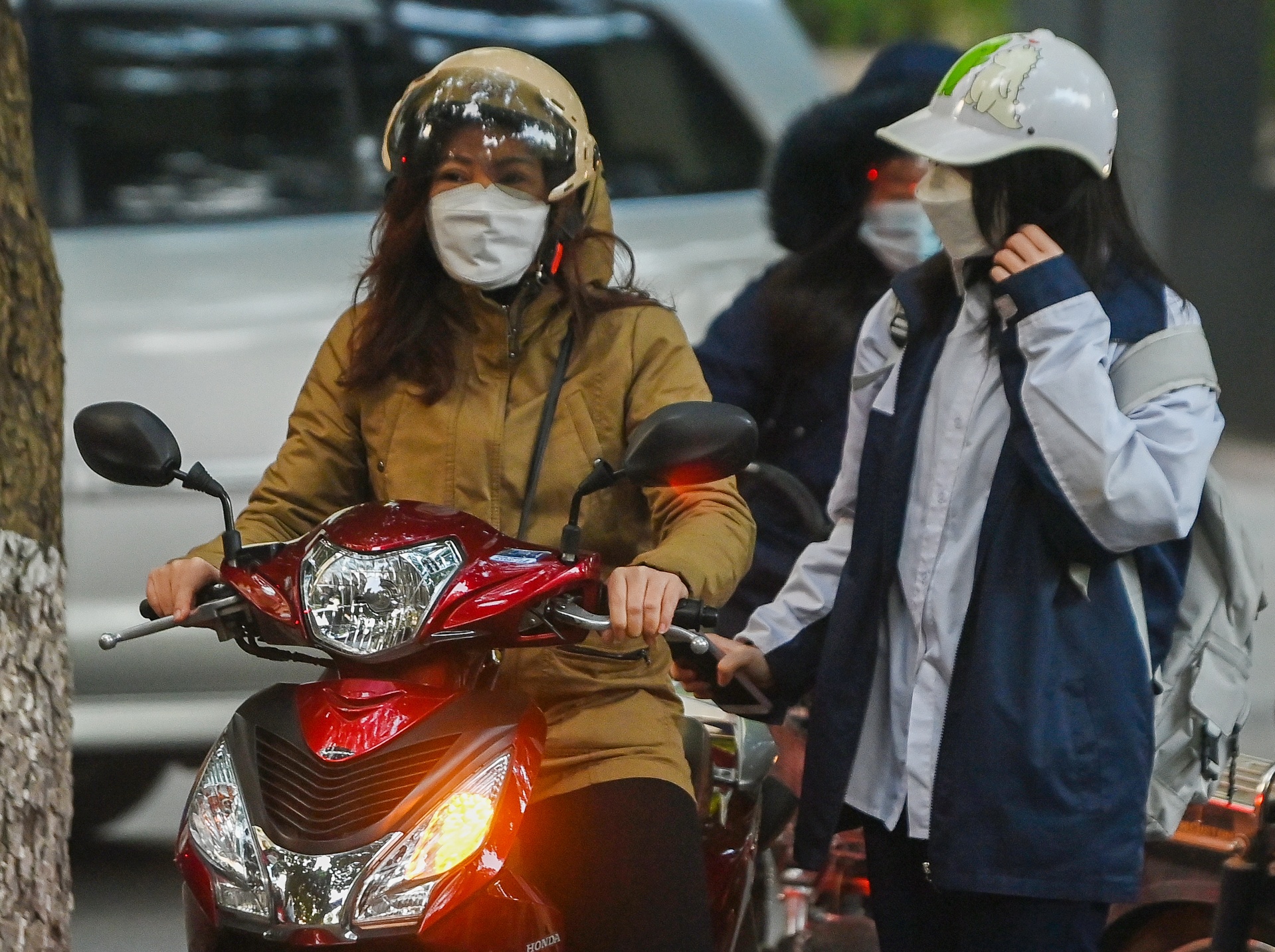 Học sinh THPT Hà Nội quay lại trường ảnh 4 Hoc sinh THPT Ha Noi quay lai truong anh 4