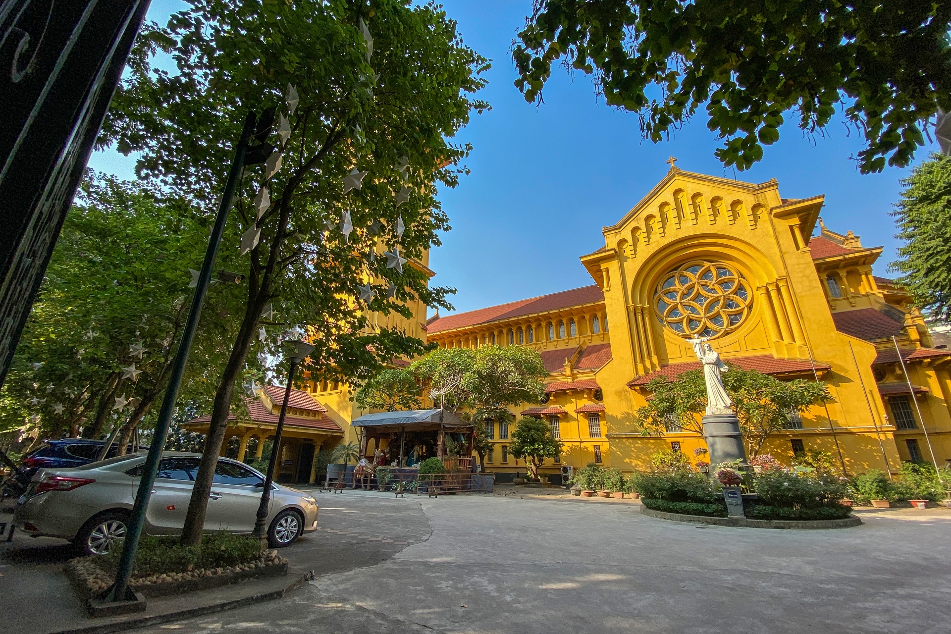 Nha tho Ha Noi trang tri don Noel anh 8