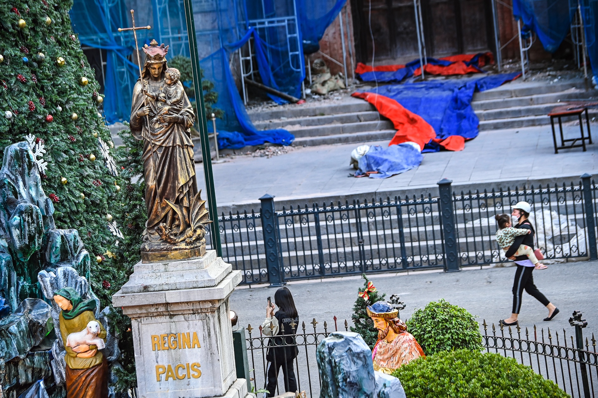 Nha tho Ha Noi trang tri don Noel anh 4