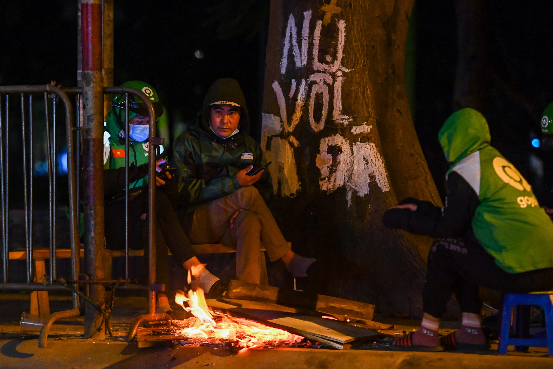 Nguoi dan Thu do dot lua suoi am anh 1