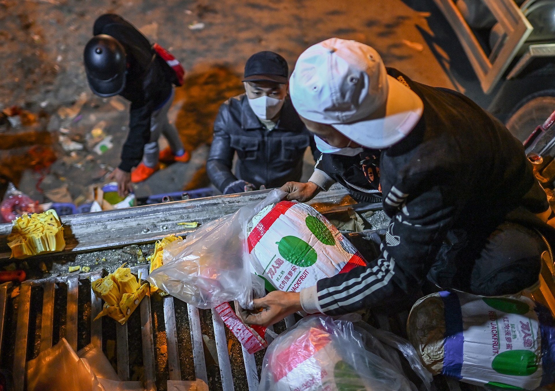 Xuyen dem mua giai cuu mit Thai anh 10