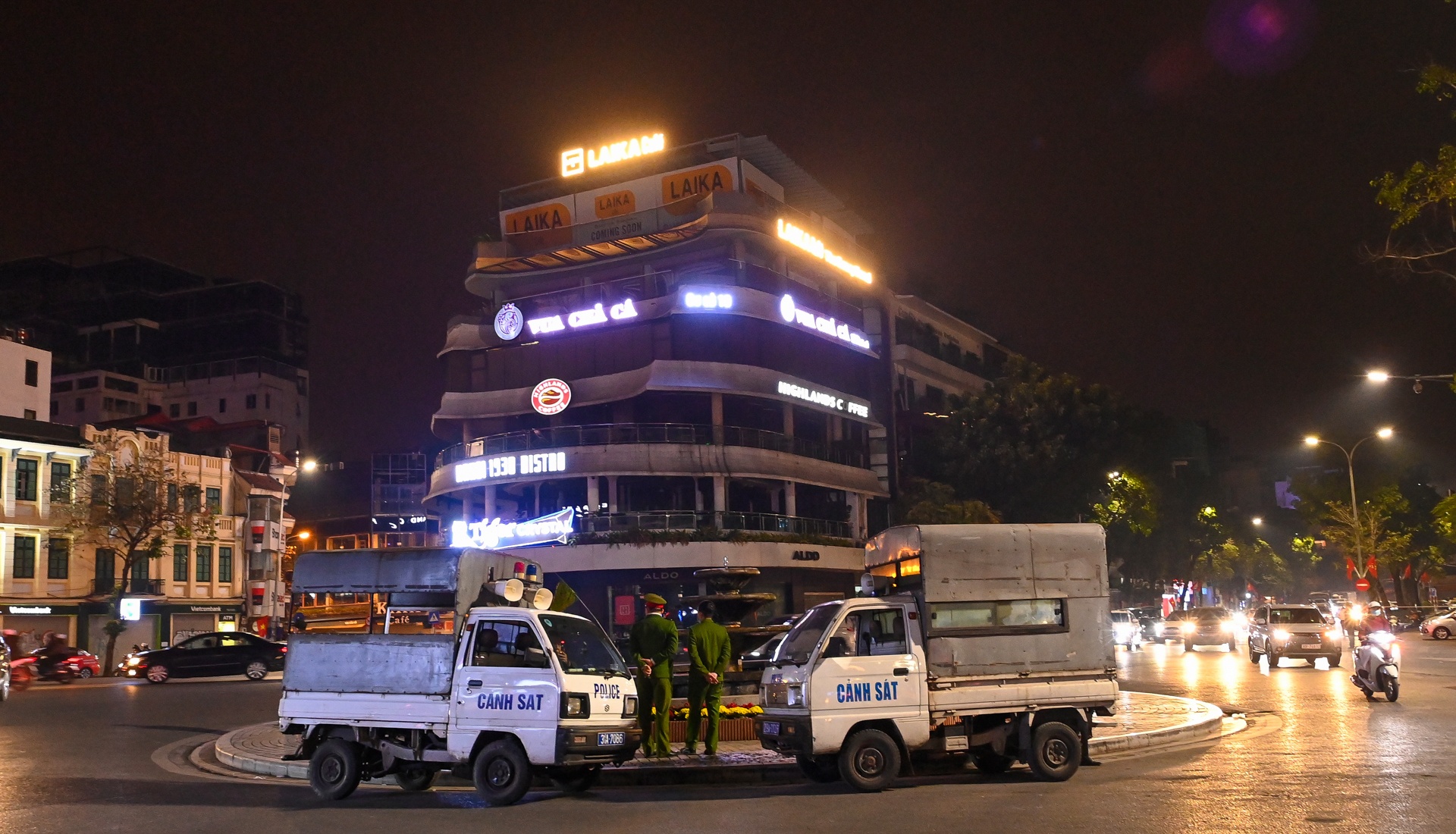 Giao thua vang ve o Ha Noi anh 2