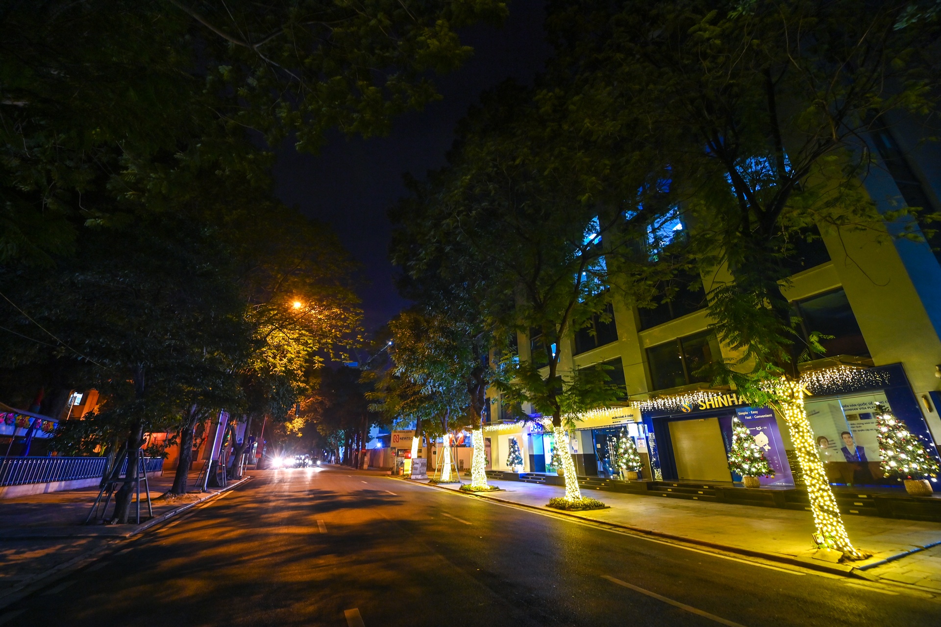 Giao thua vang ve o Ha Noi anh 7