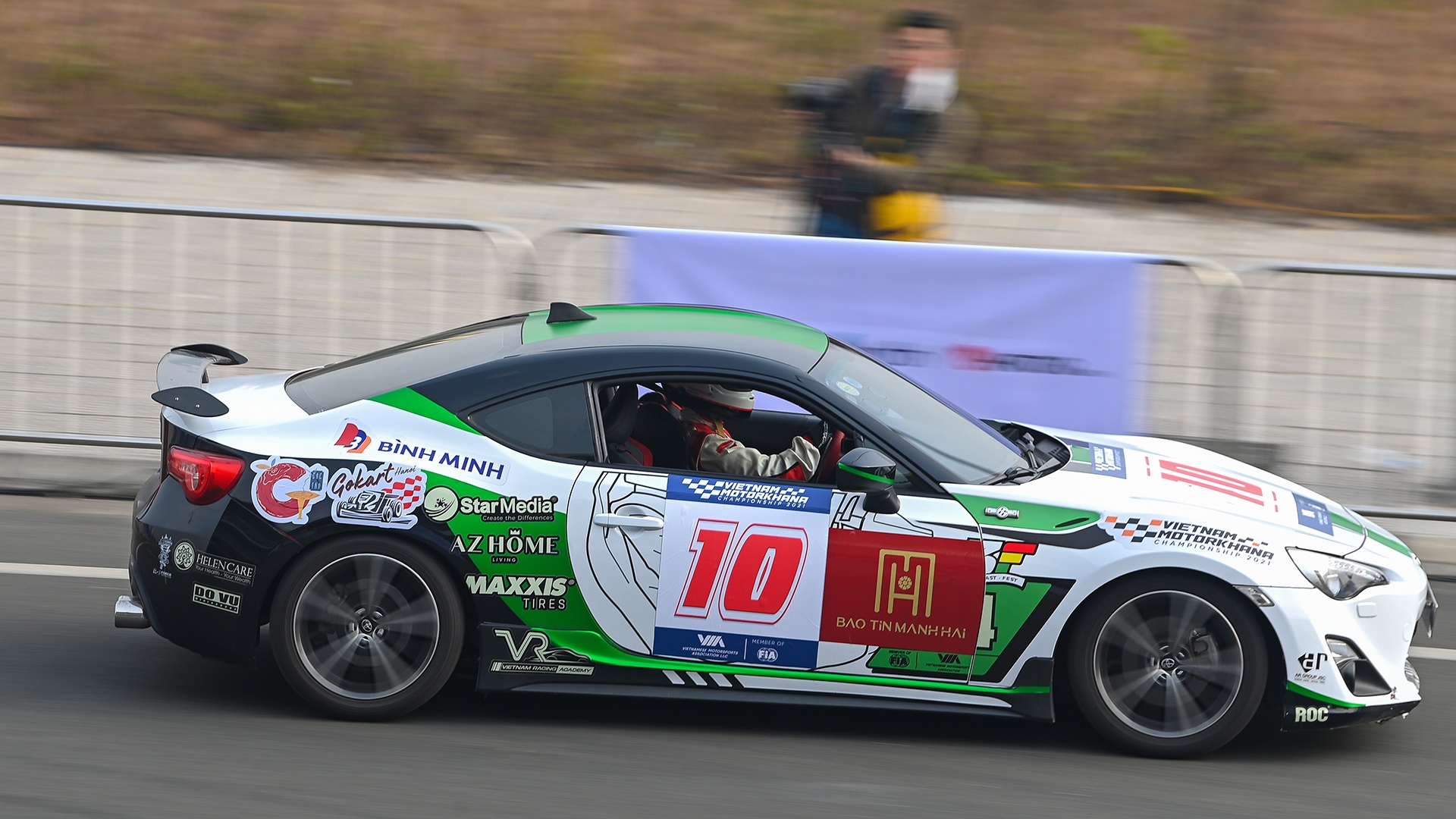 Nu van dong vien chinh phuc duong dua anh 23