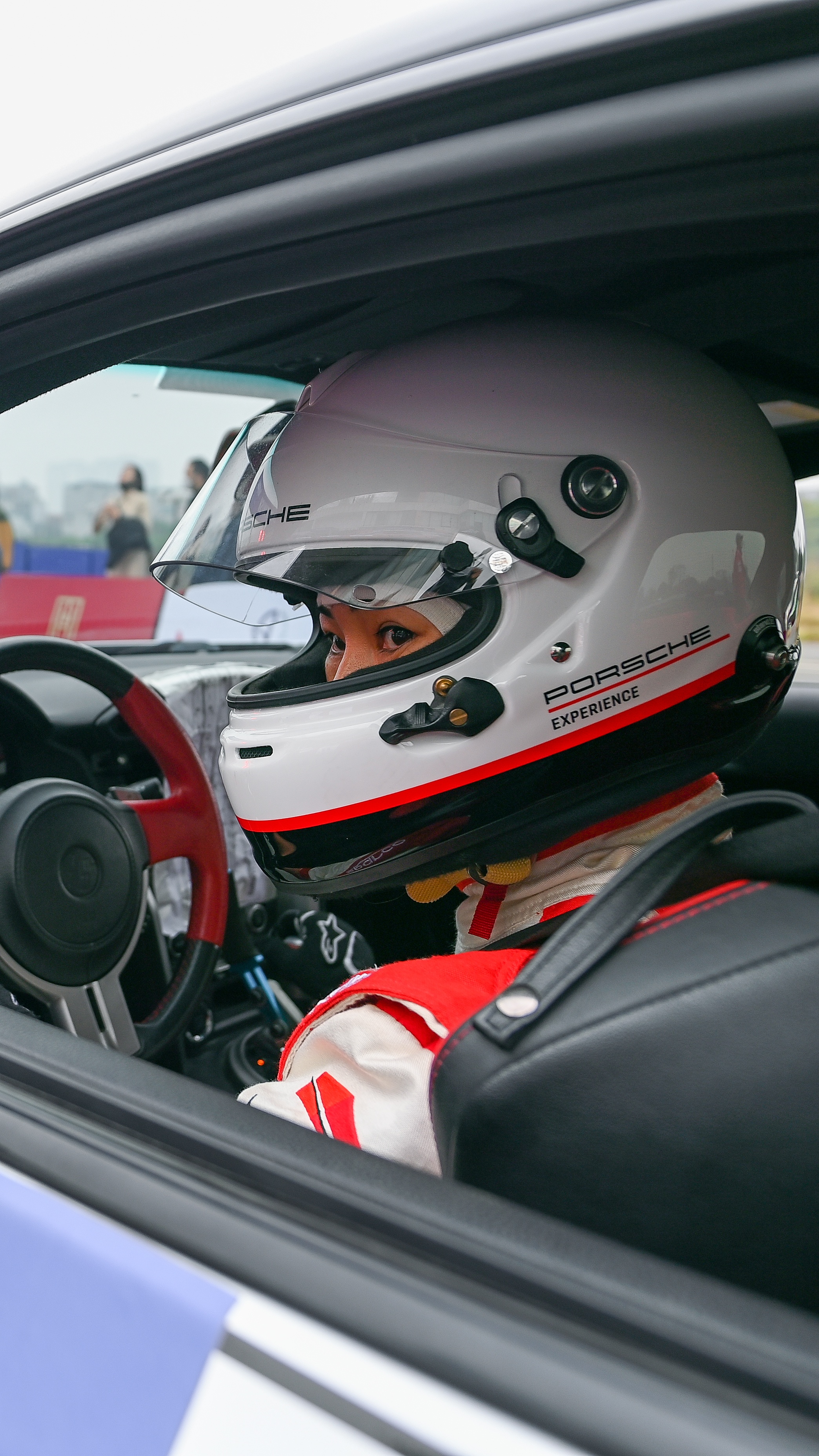 Nu van dong vien chinh phuc duong dua anh 4