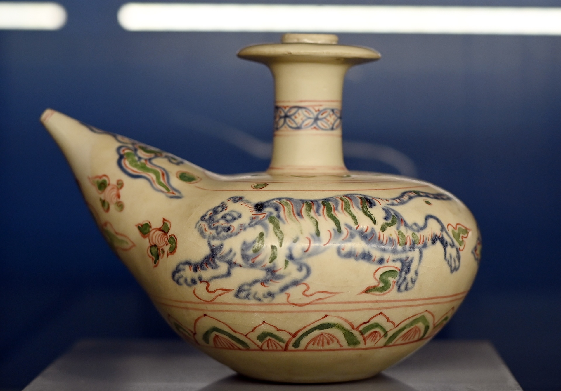 Trien lam Ho trong my thuat co anh 12