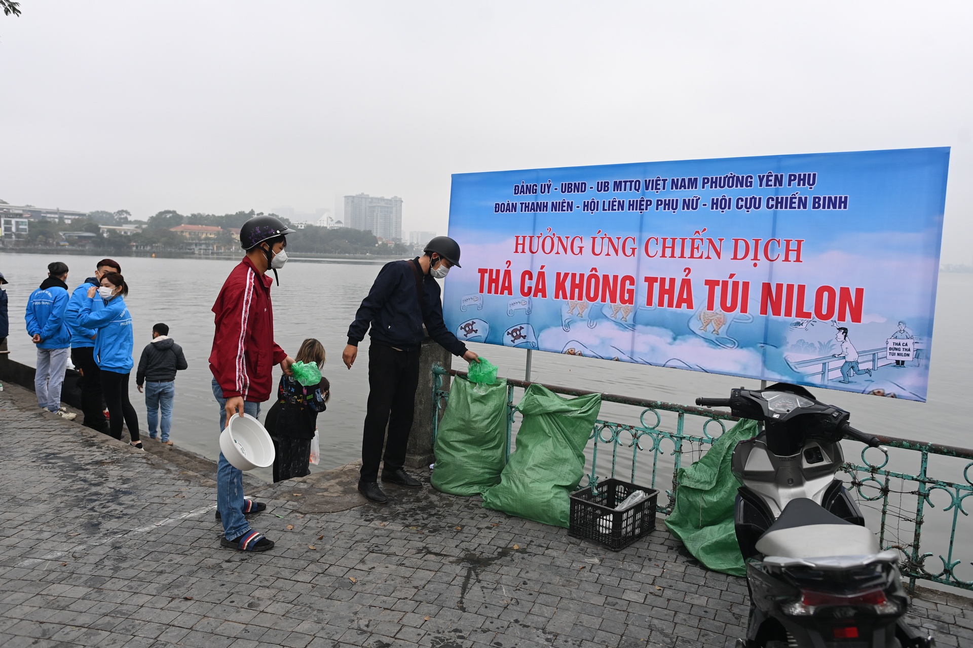 Tha ca chep tien tao quan anh 8