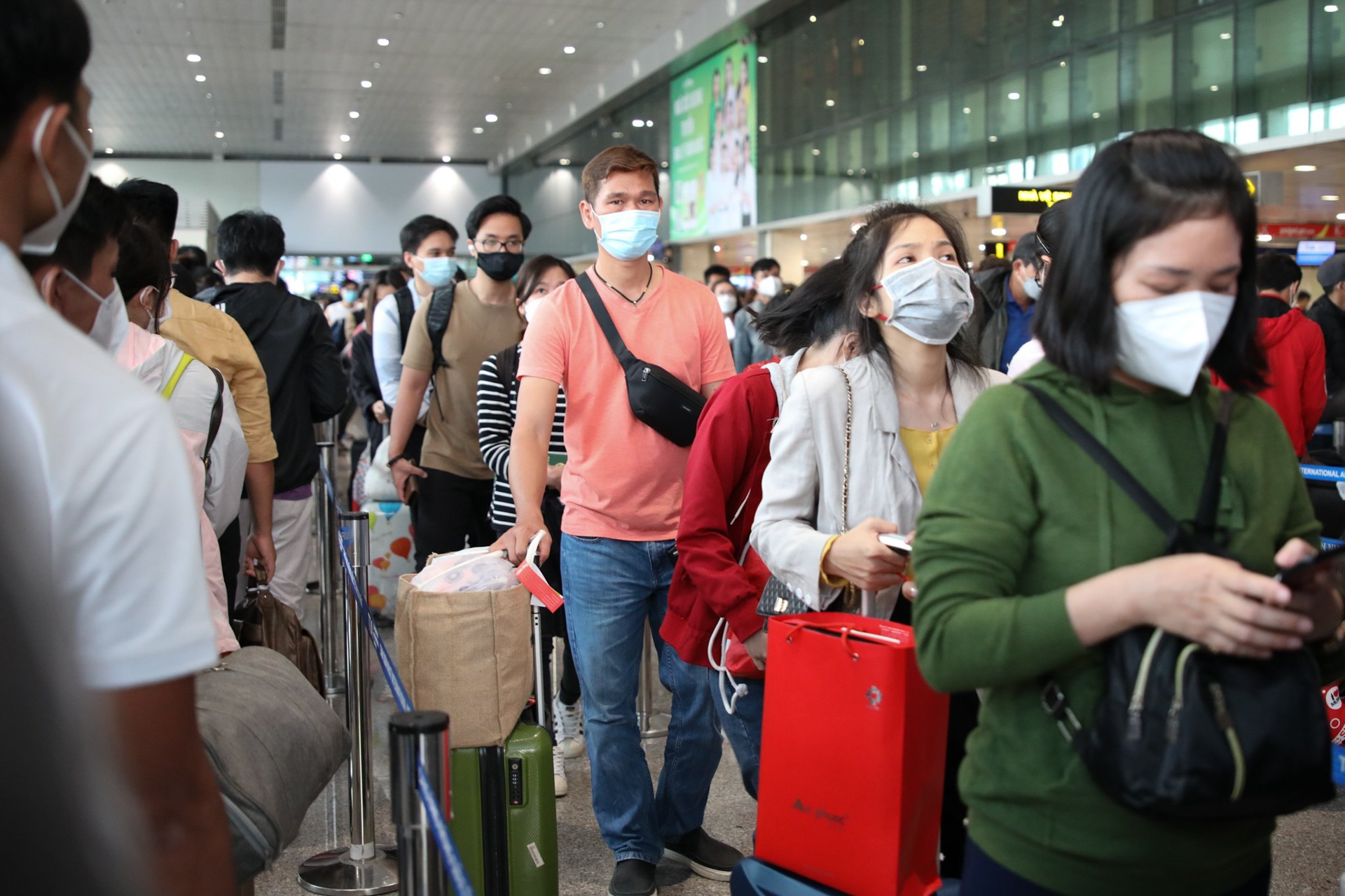 Chuyen bay rong don khach ve que an Tet anh 11