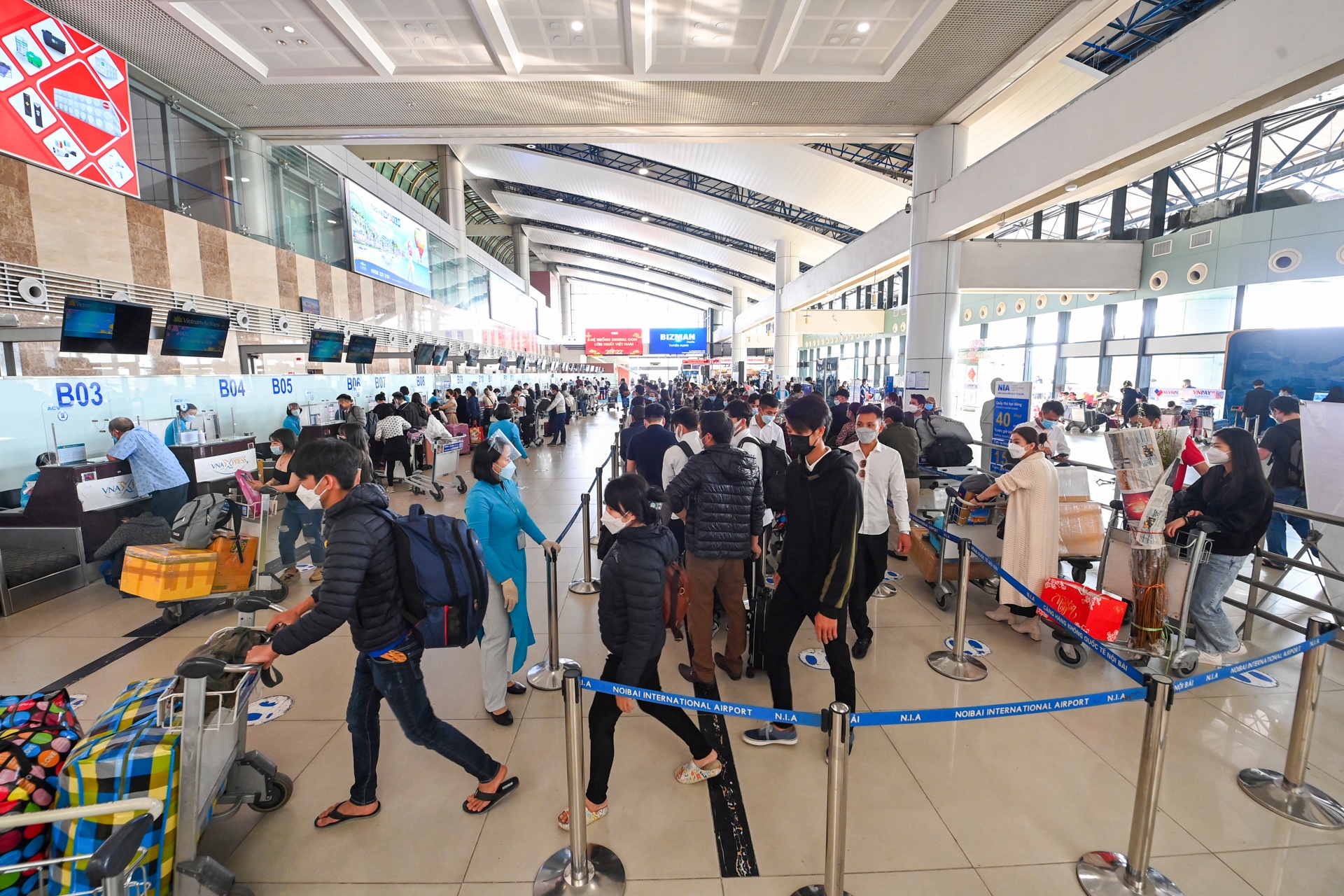 Chuyen bay rong don khach ve que an Tet anh 2