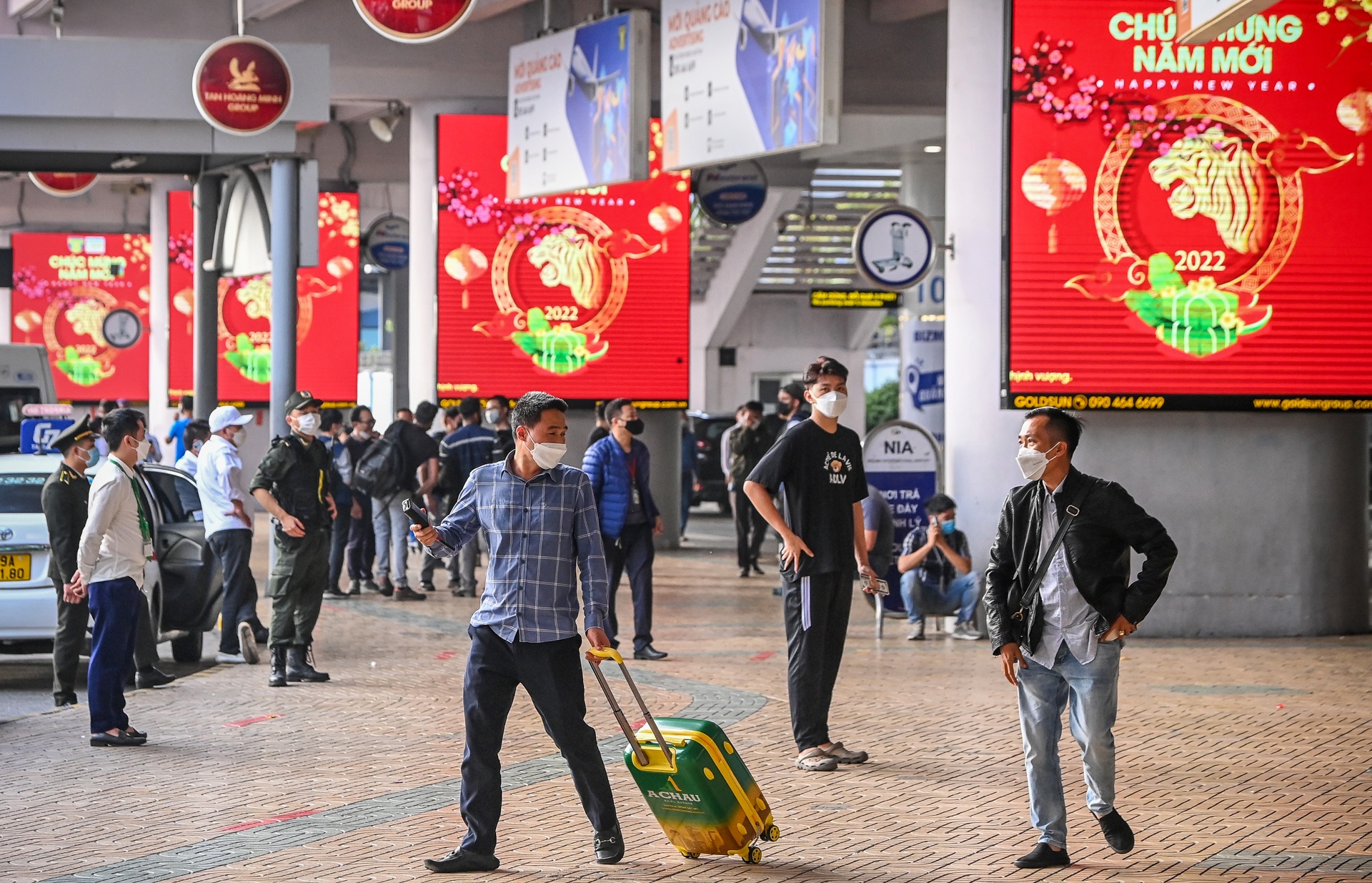 Chuyen bay rong don khach ve que an Tet anh 9