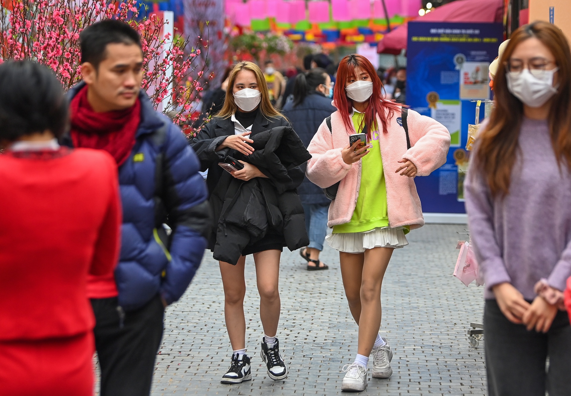 Pho sach xuan Nham Dan 2022 anh 9