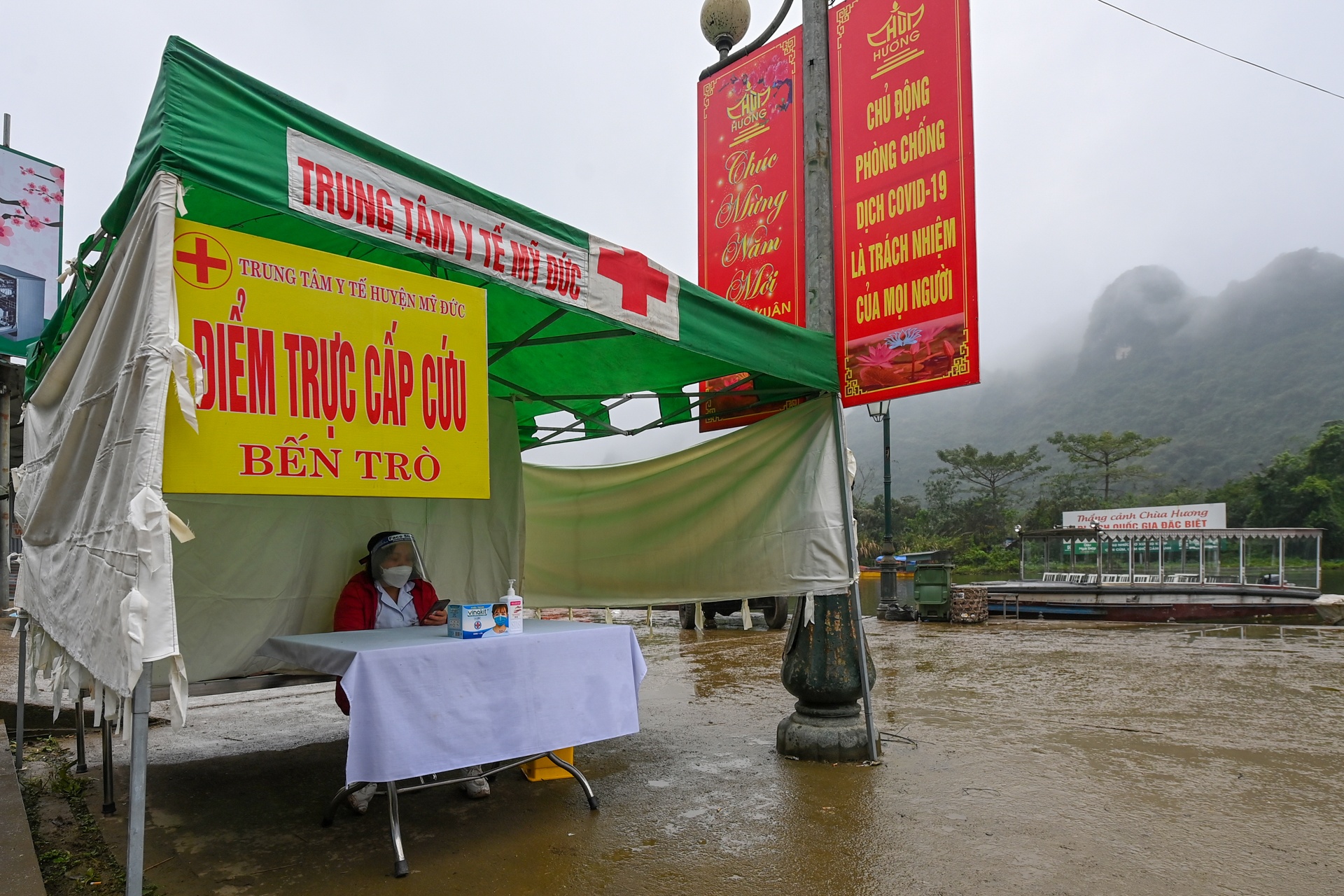 Chua Huong chuan bi mo cua don khach anh 9