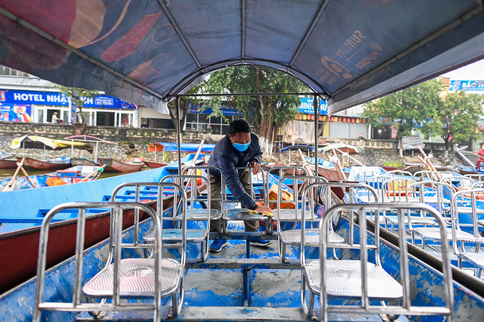 Chua Huong chuan bi mo cua don khach anh 2