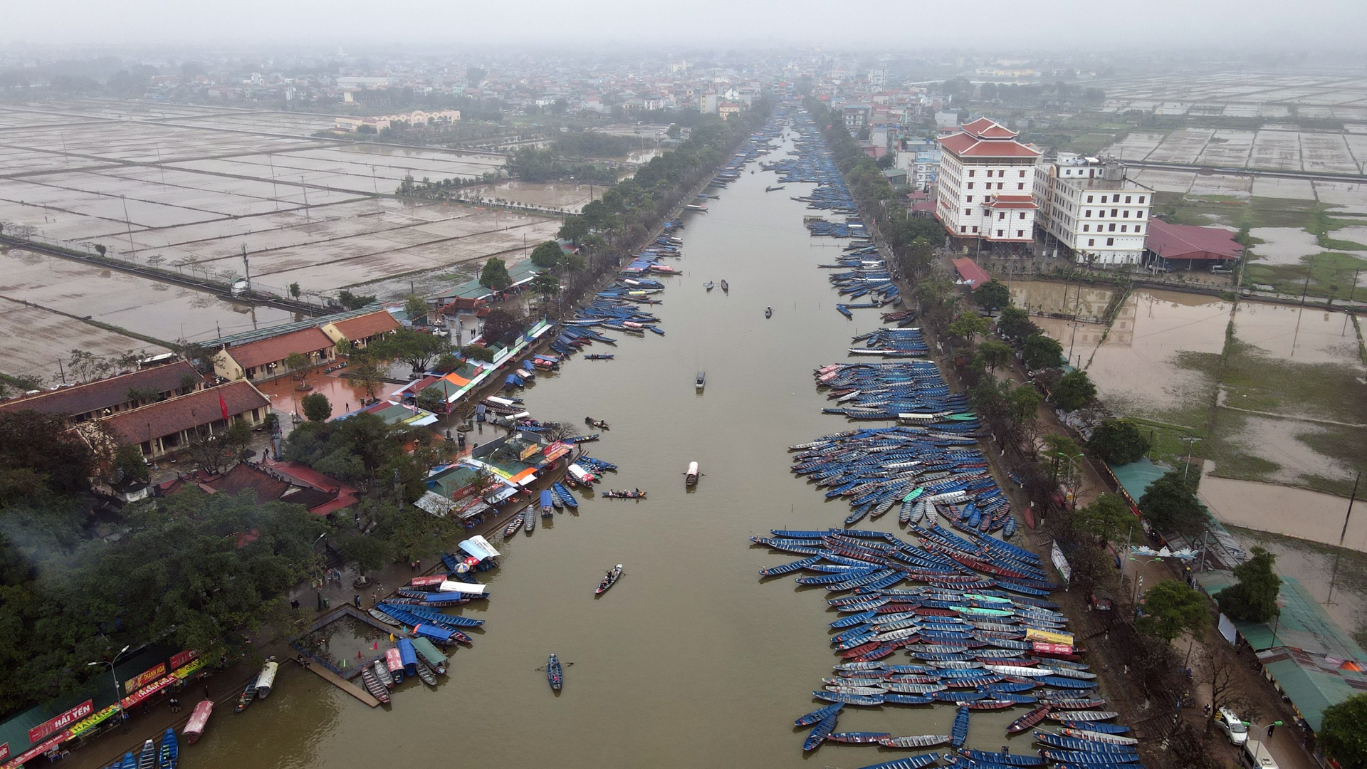 Chua Huong chuan bi mo cua don khach anh 4