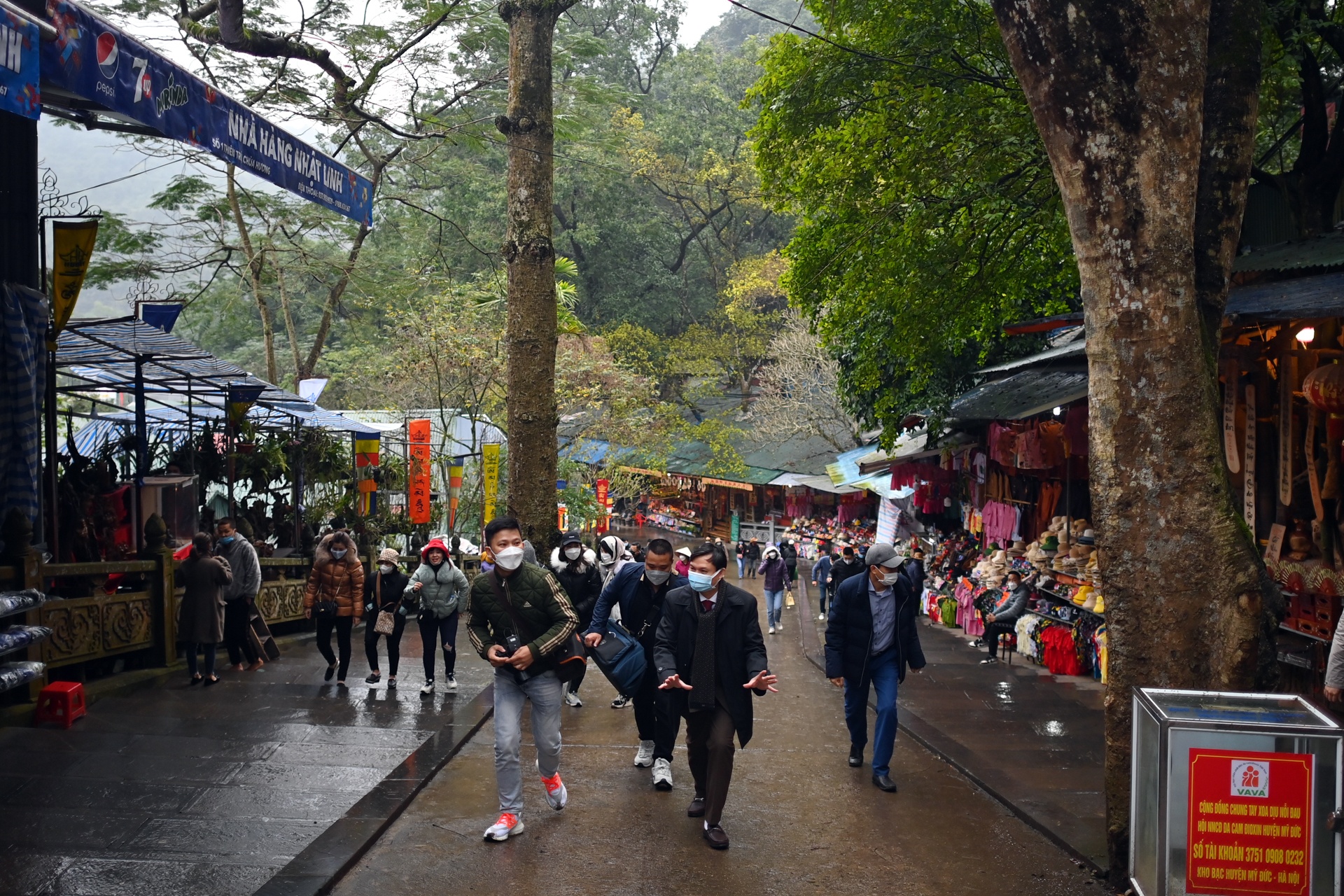 Chua Huong chuan bi mo cua don khach anh 7