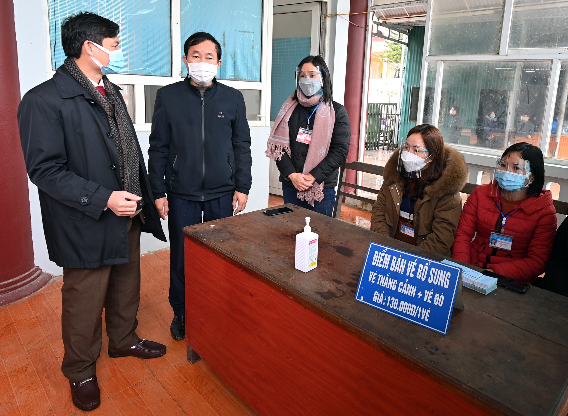 Chua Huong chuan bi mo cua don khach anh 8