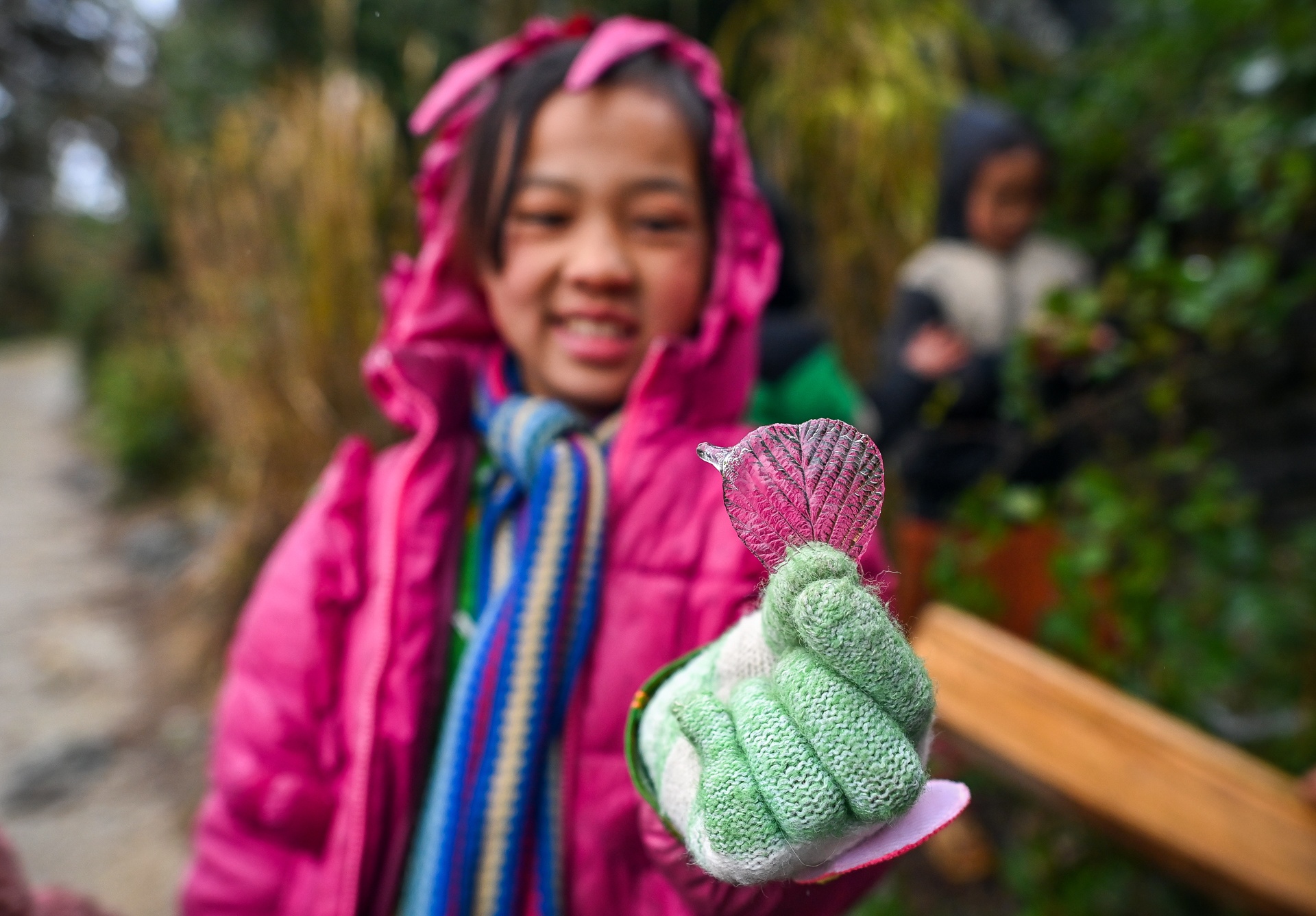 Tre em vung cao nghich tuyet anh 4