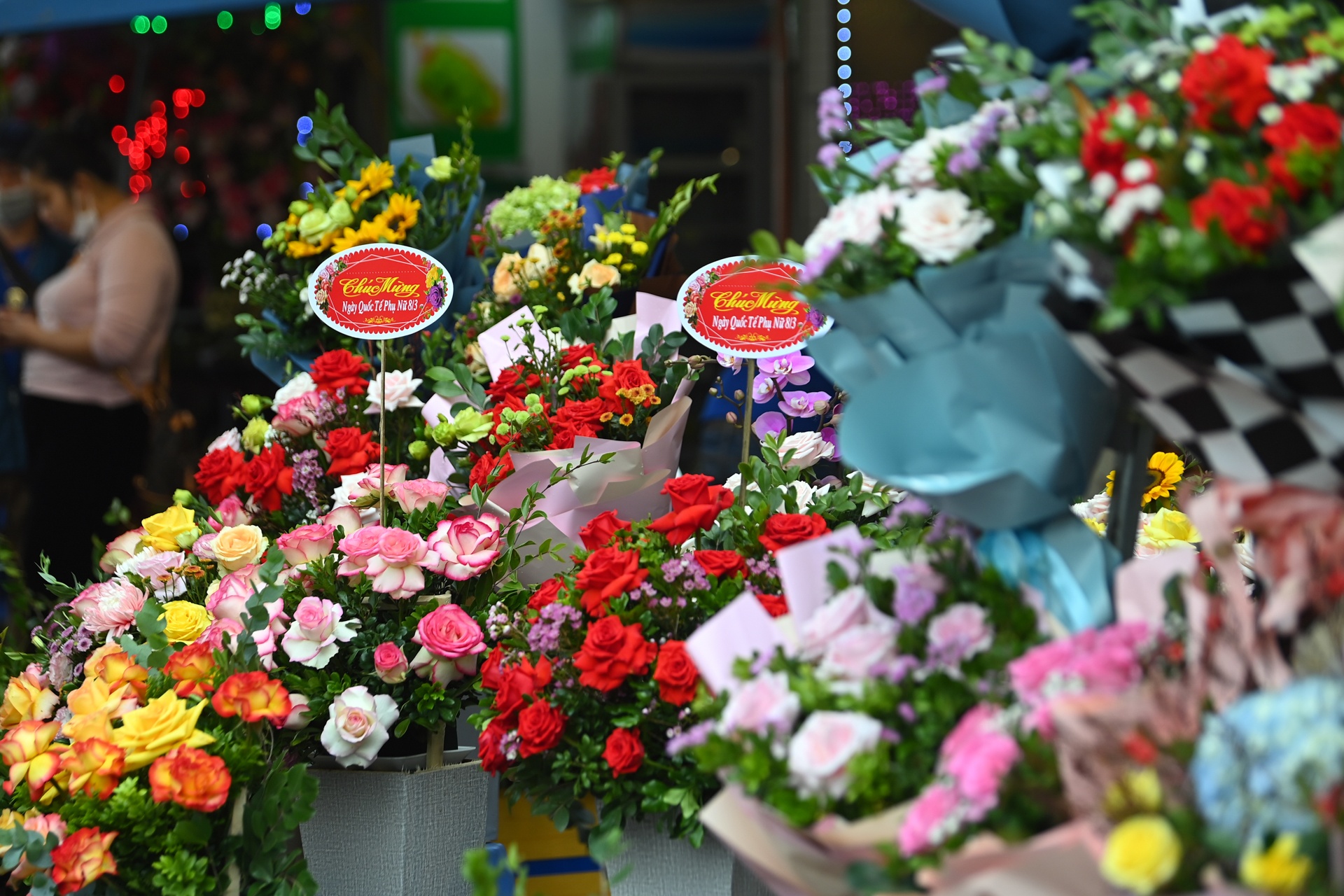 Hoa tuoi tang gia manh ngay 8/3 anh 9