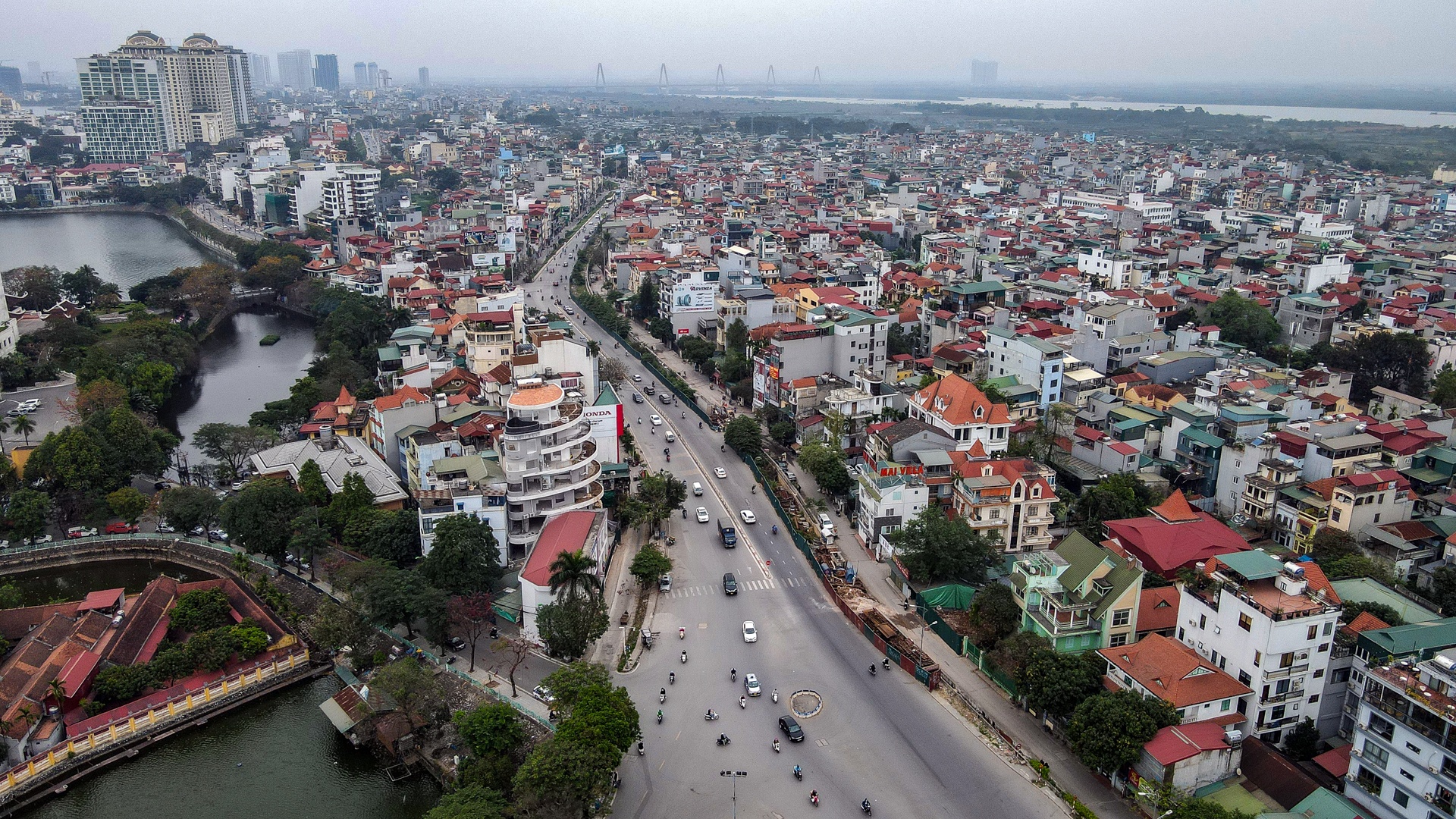 Ngon ngang du an mo rong duong Au Co anh 1