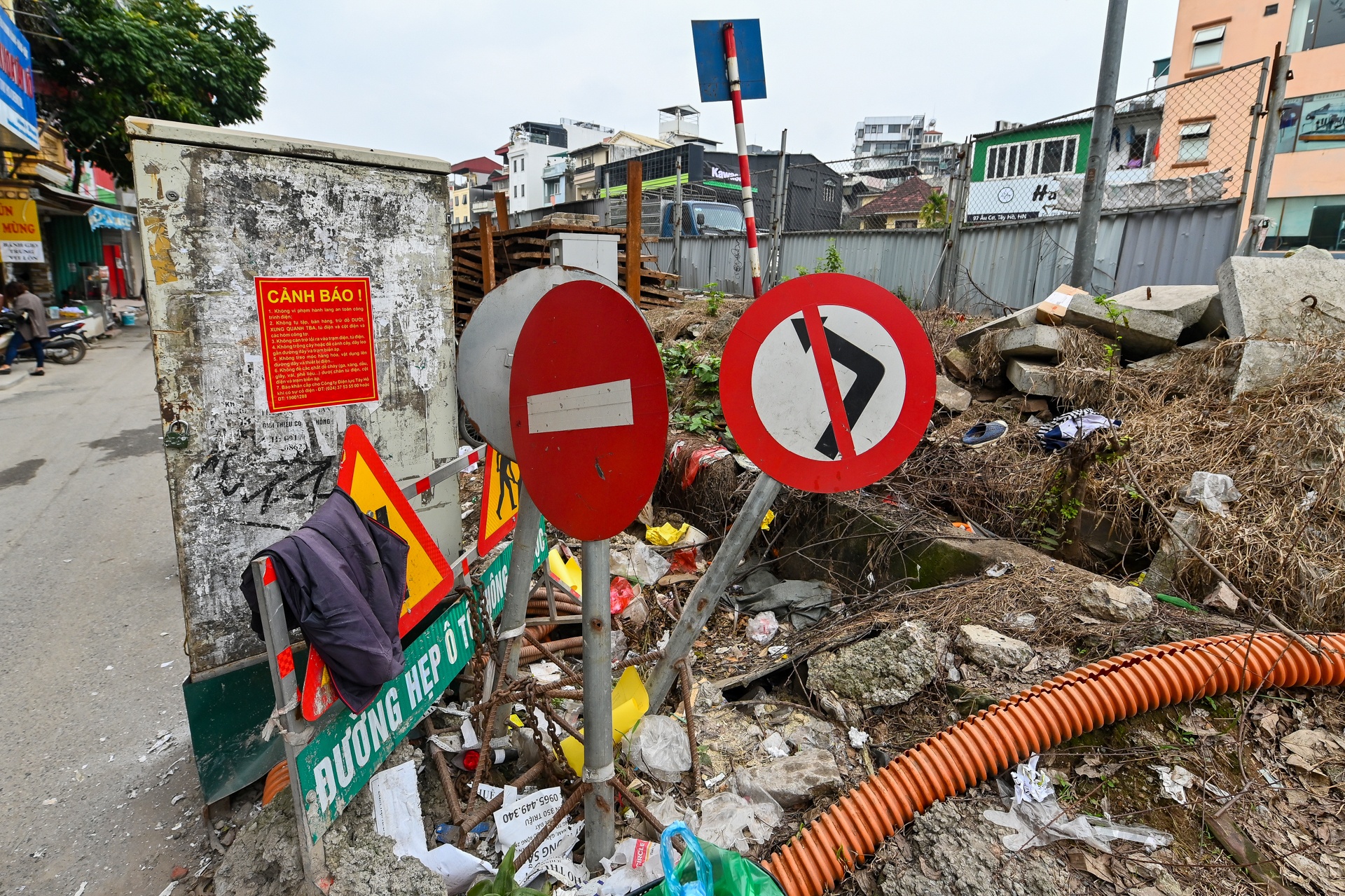 Ngon ngang du an mo rong duong Au Co anh 4