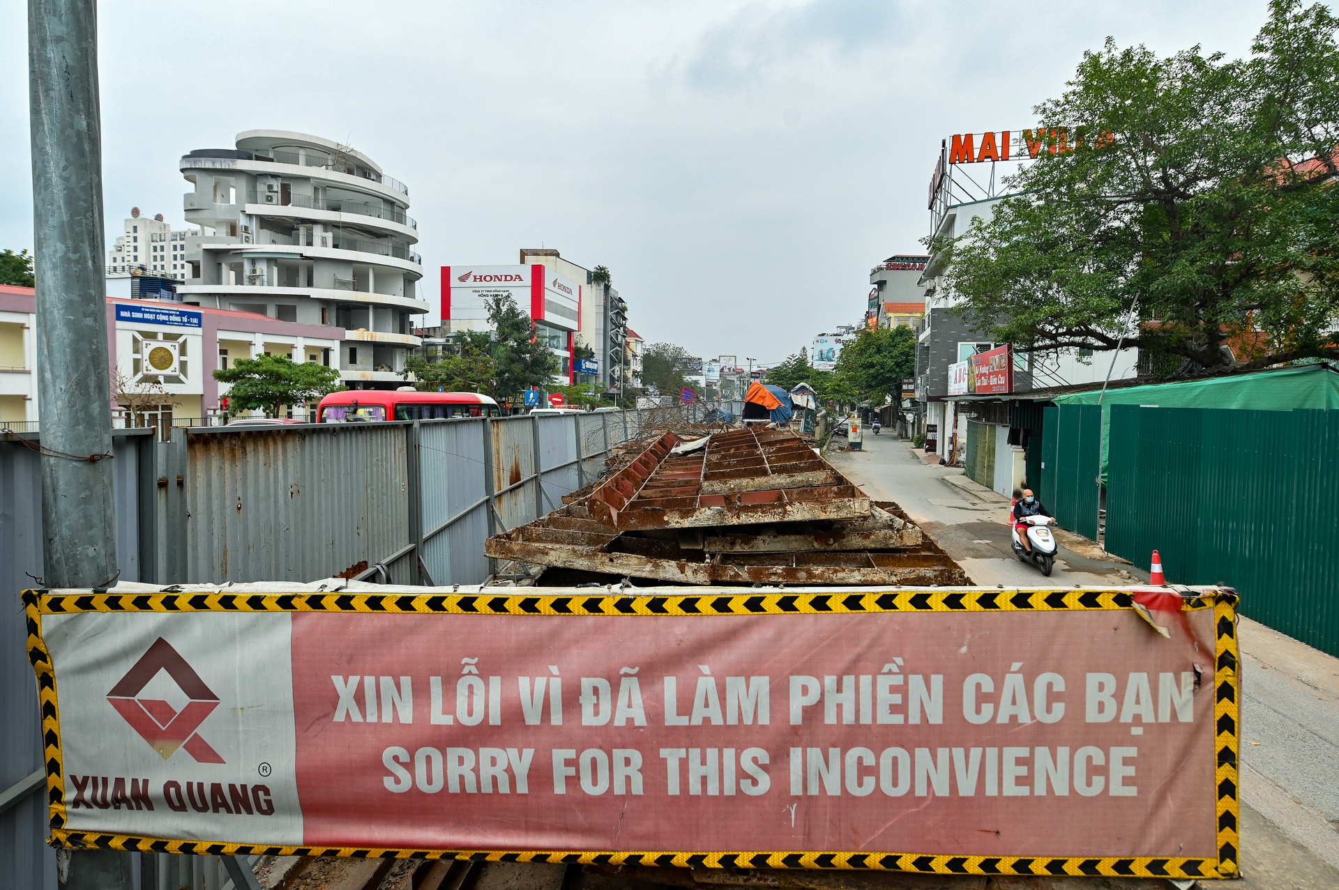 Ngon ngang du an mo rong duong Au Co anh 5