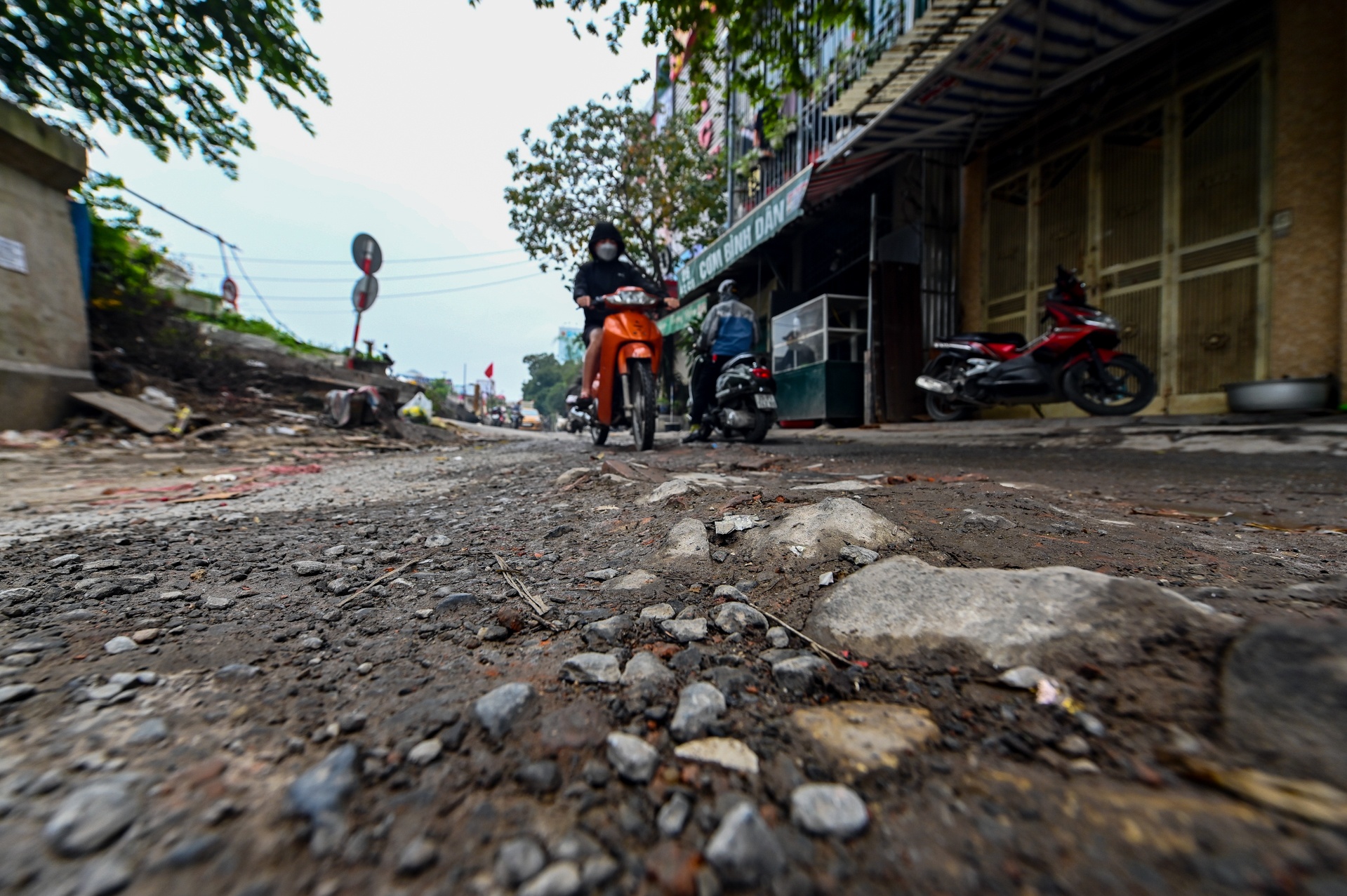 Ngon ngang du an mo rong duong Au Co anh 6