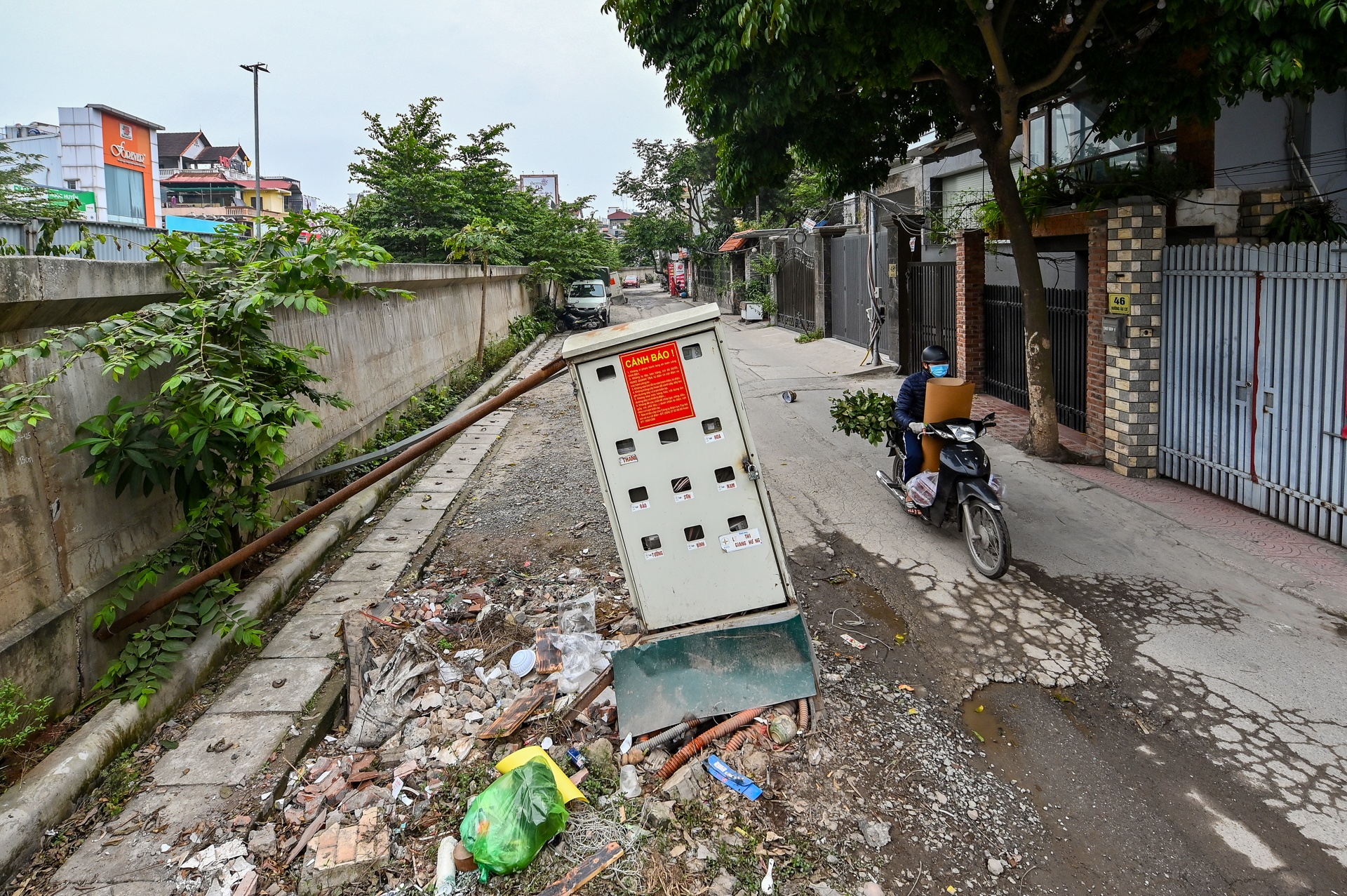 Tuyen pho nhech nhac vi cong truong 800 ty dong 'bo hoang' hinh anh