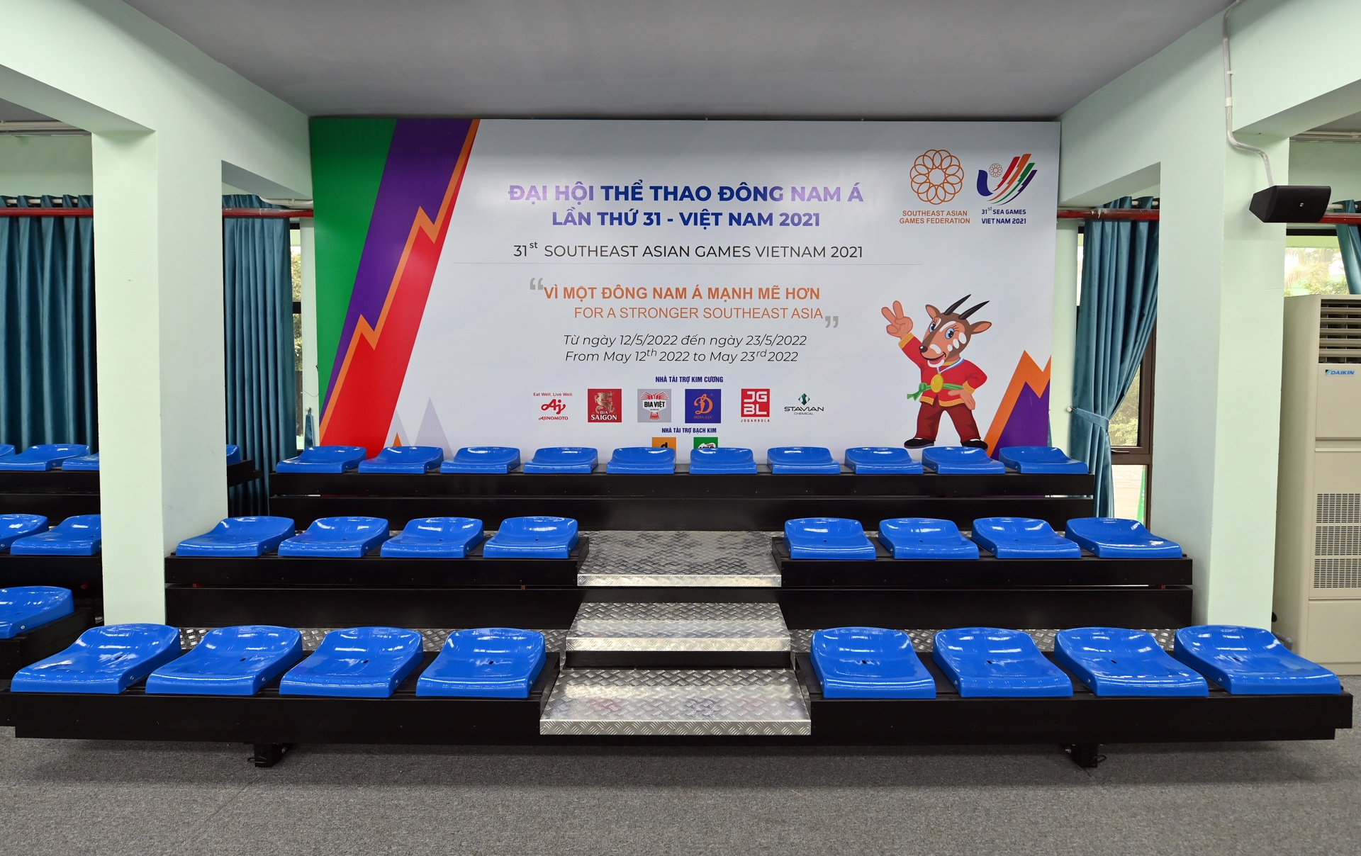 Truong ban sung hoi hien dai anh 8