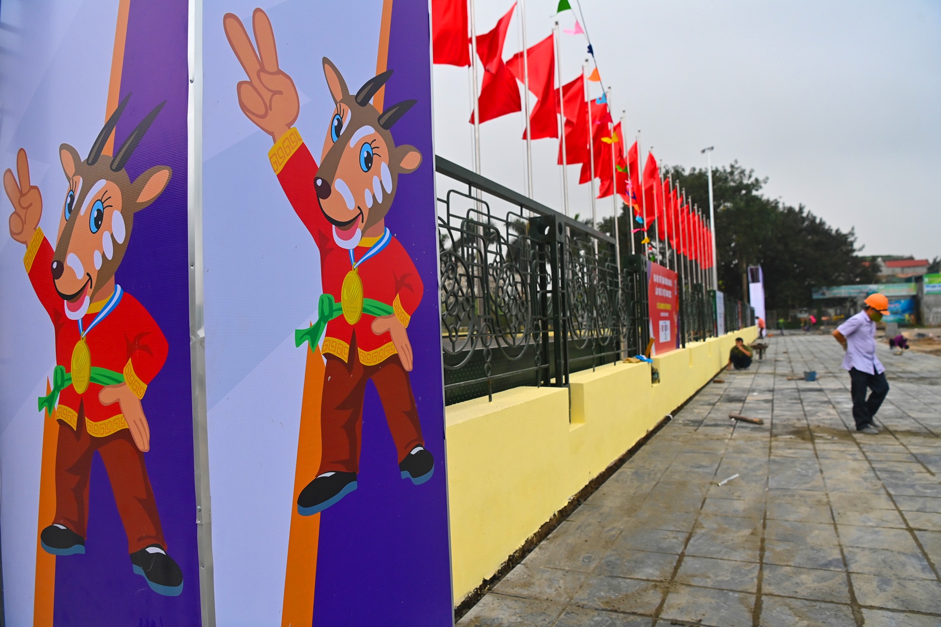 Cai tao san van dong phuc vu SEA Games 31 anh 24