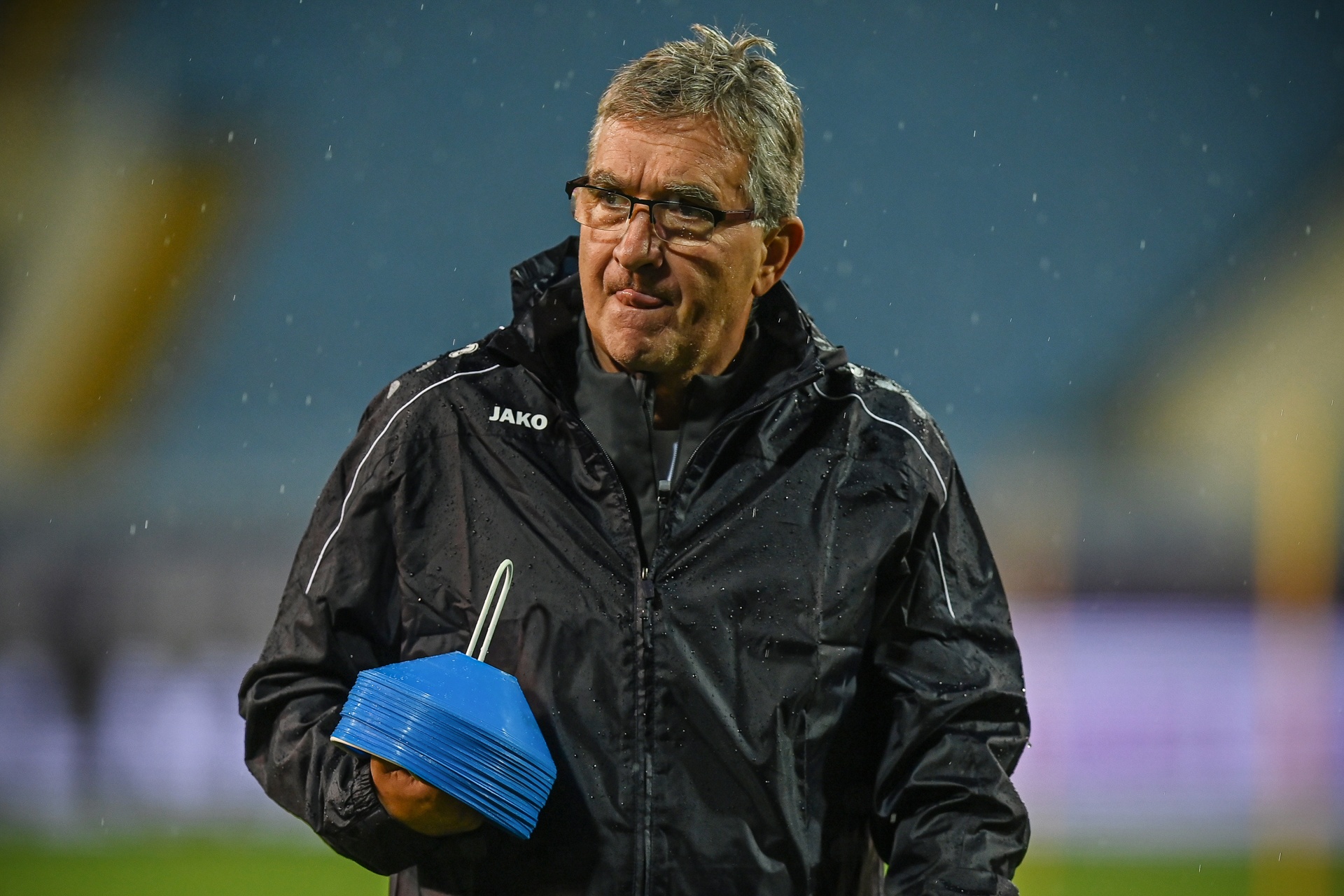 Doi tuyen Oman luyen tap tren san My Dinh anh 2