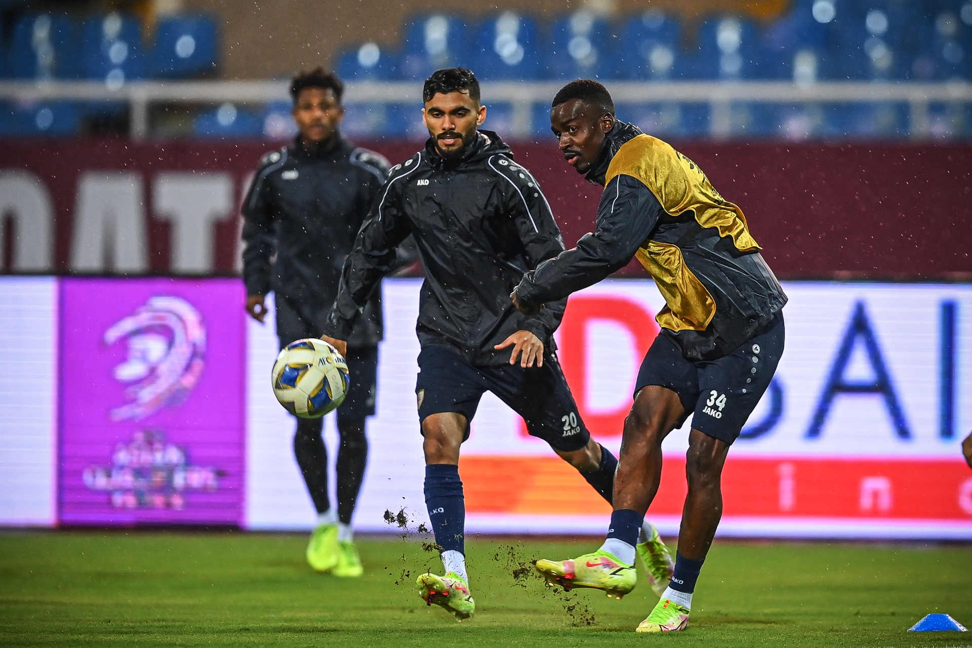 Doi tuyen Oman luyen tap tren san My Dinh anh 6