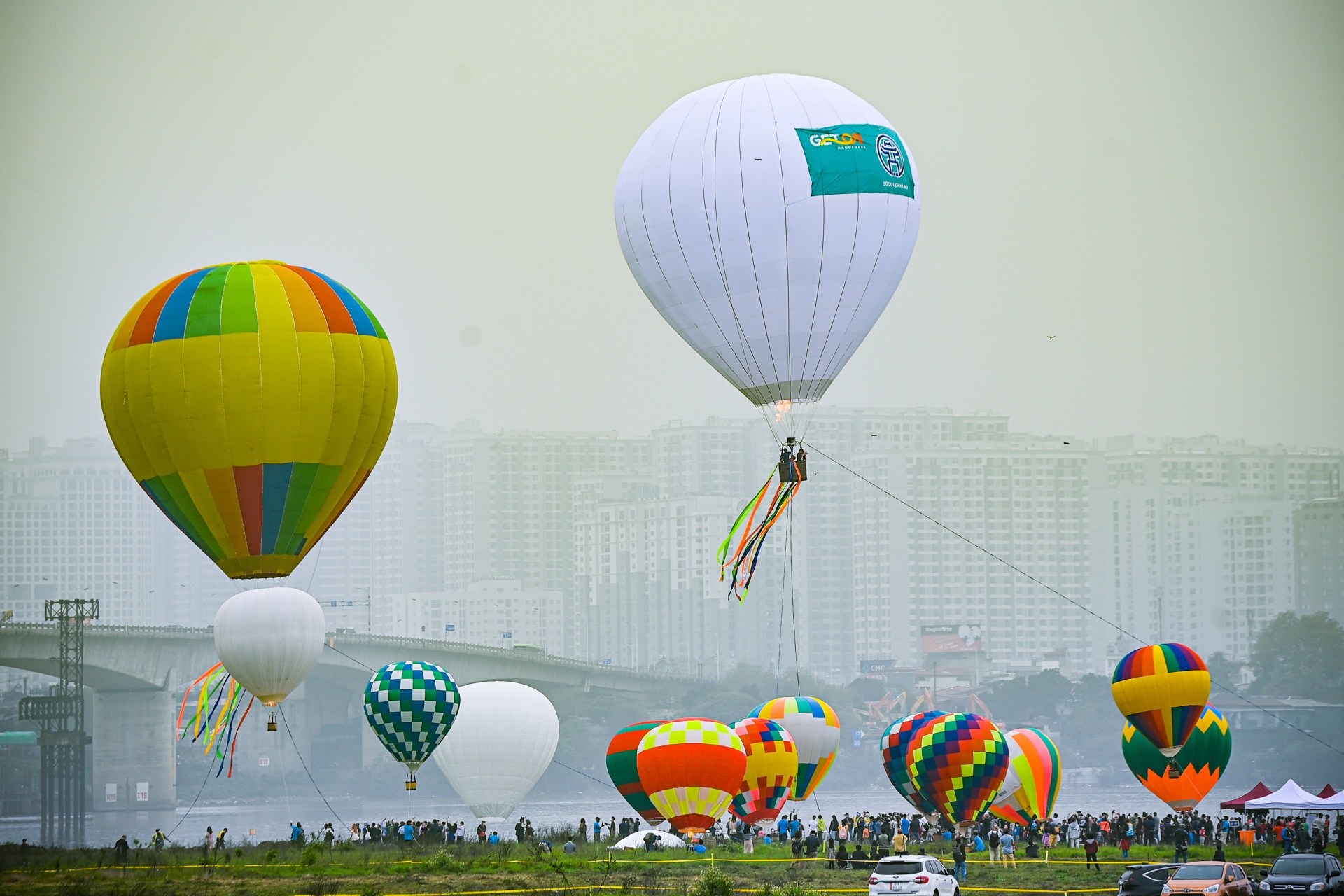 Khinh khi cau o Ha Noi anh 2