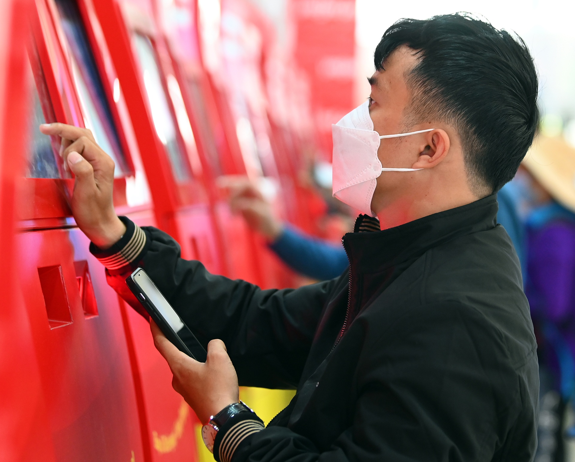 San bay Noi Bai kin khach anh 2