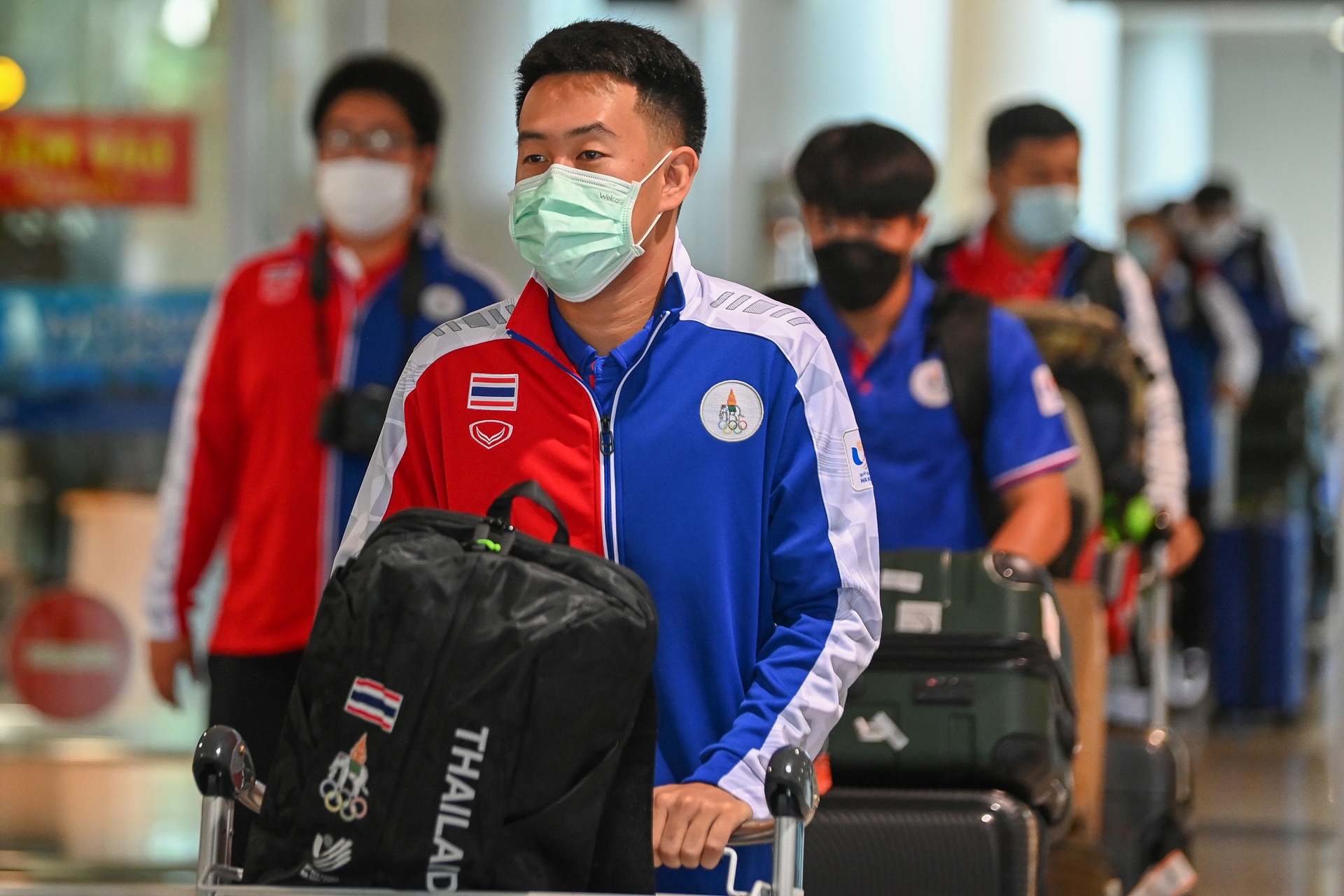 U23 Thai Lan dat chan den san bay Noi Bai hinh anh