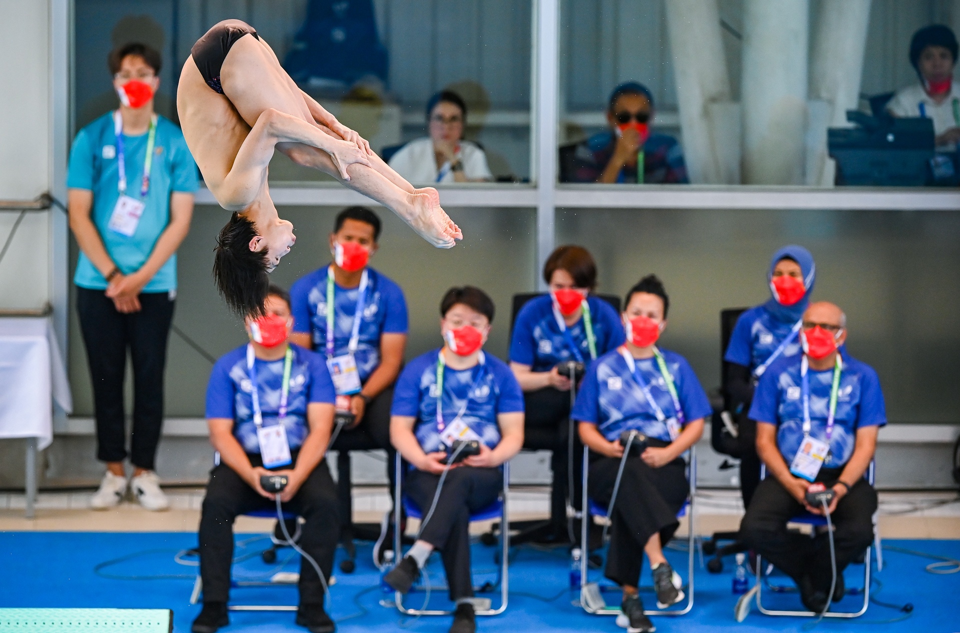 Van dong vien nhay cau Viet nam anh 6