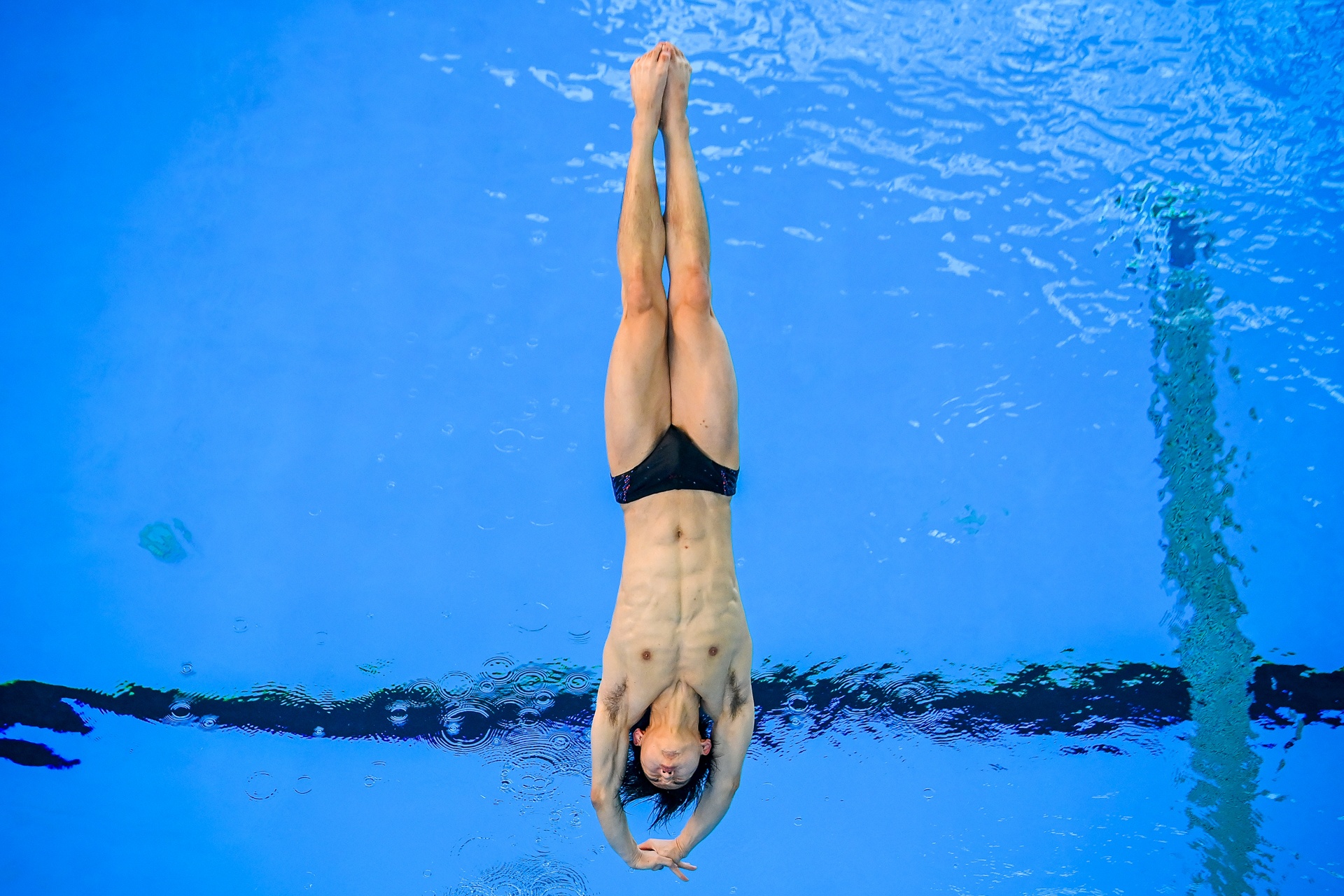 Van dong vien nhay cau Viet nam anh 7