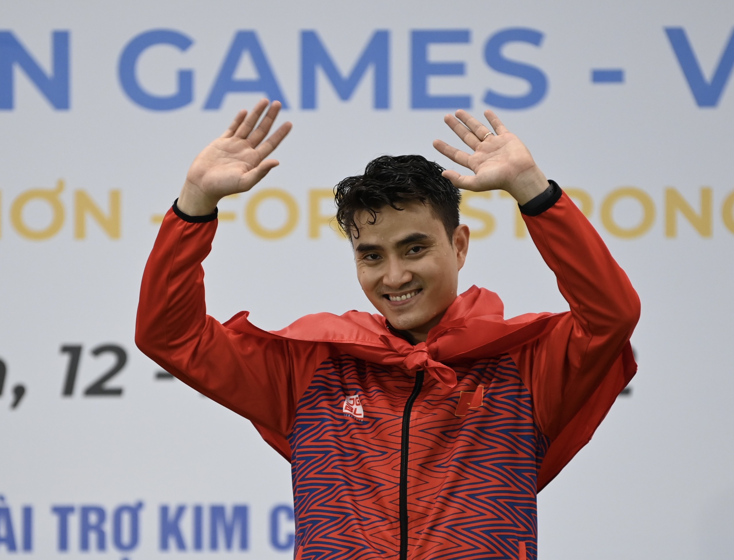 Vu Thanh An bao ve thanh cong HCV mon dau kiem hinh anh