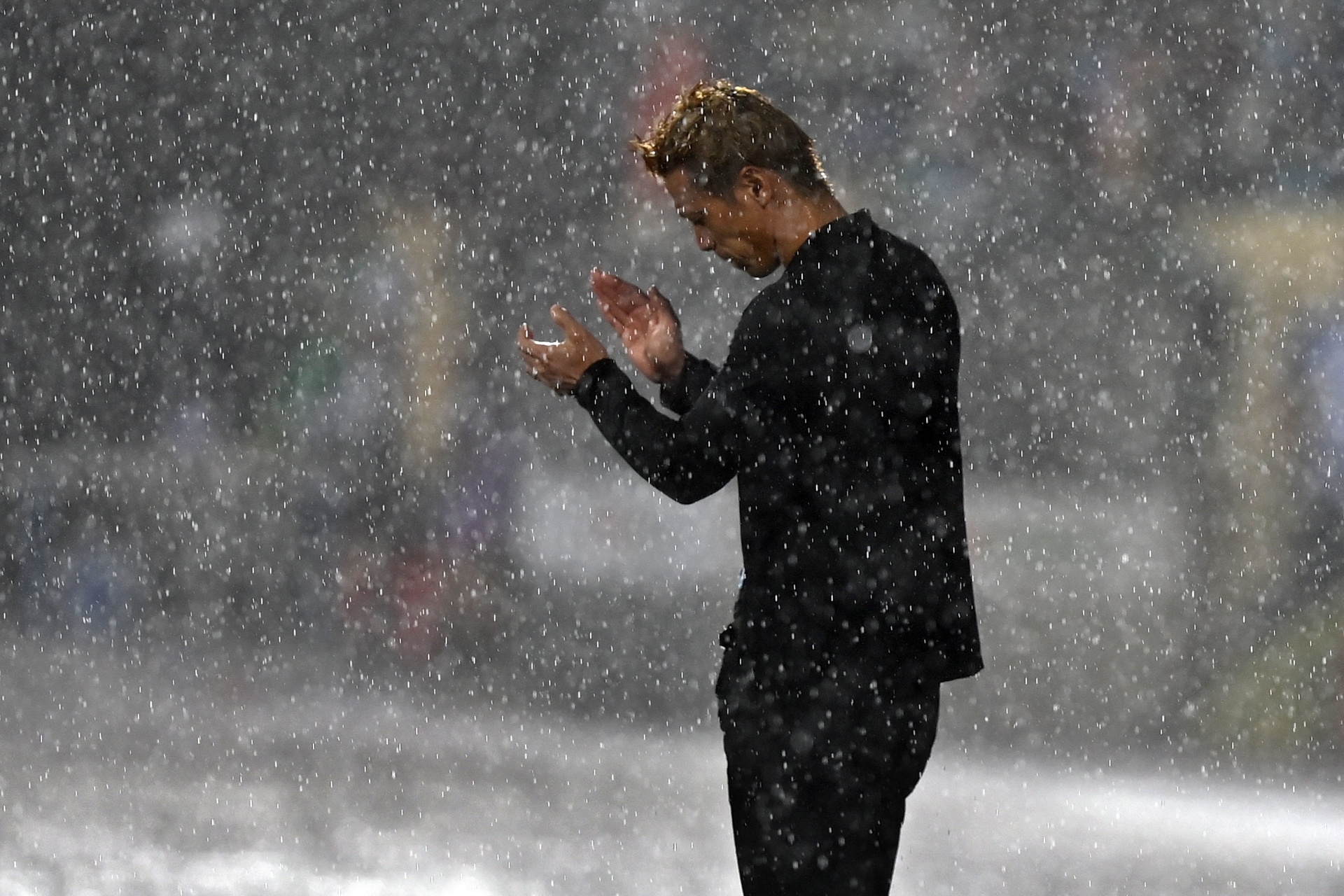 Huan luyen vien Keisuke Honda anh 11