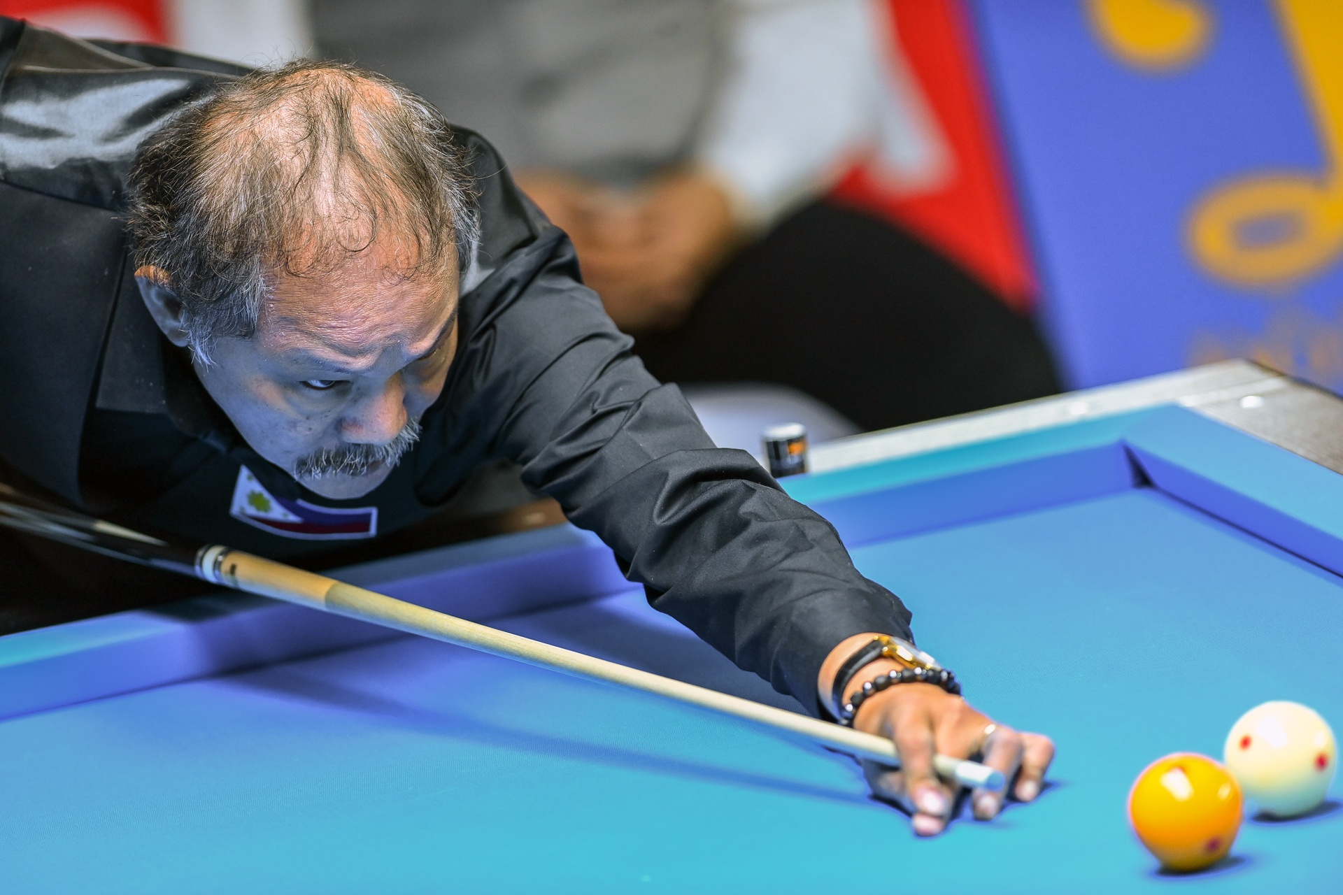 Trang dem ve tranh Efren Reyes anh 2