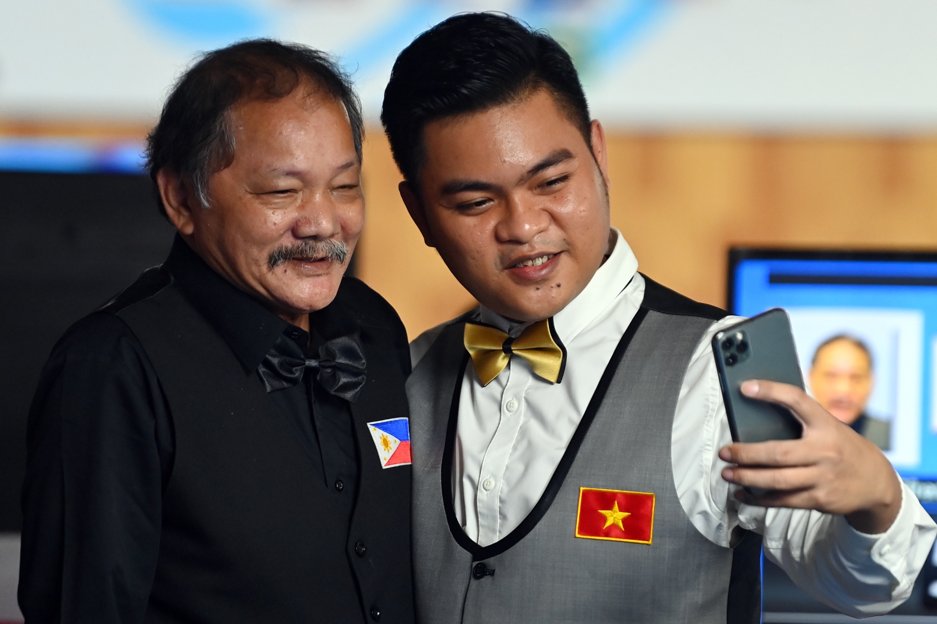 Trắng đêm vẽ tranh Efren Reyes ảnh 3 Trang dem ve tranh Efren Reyes anh 3