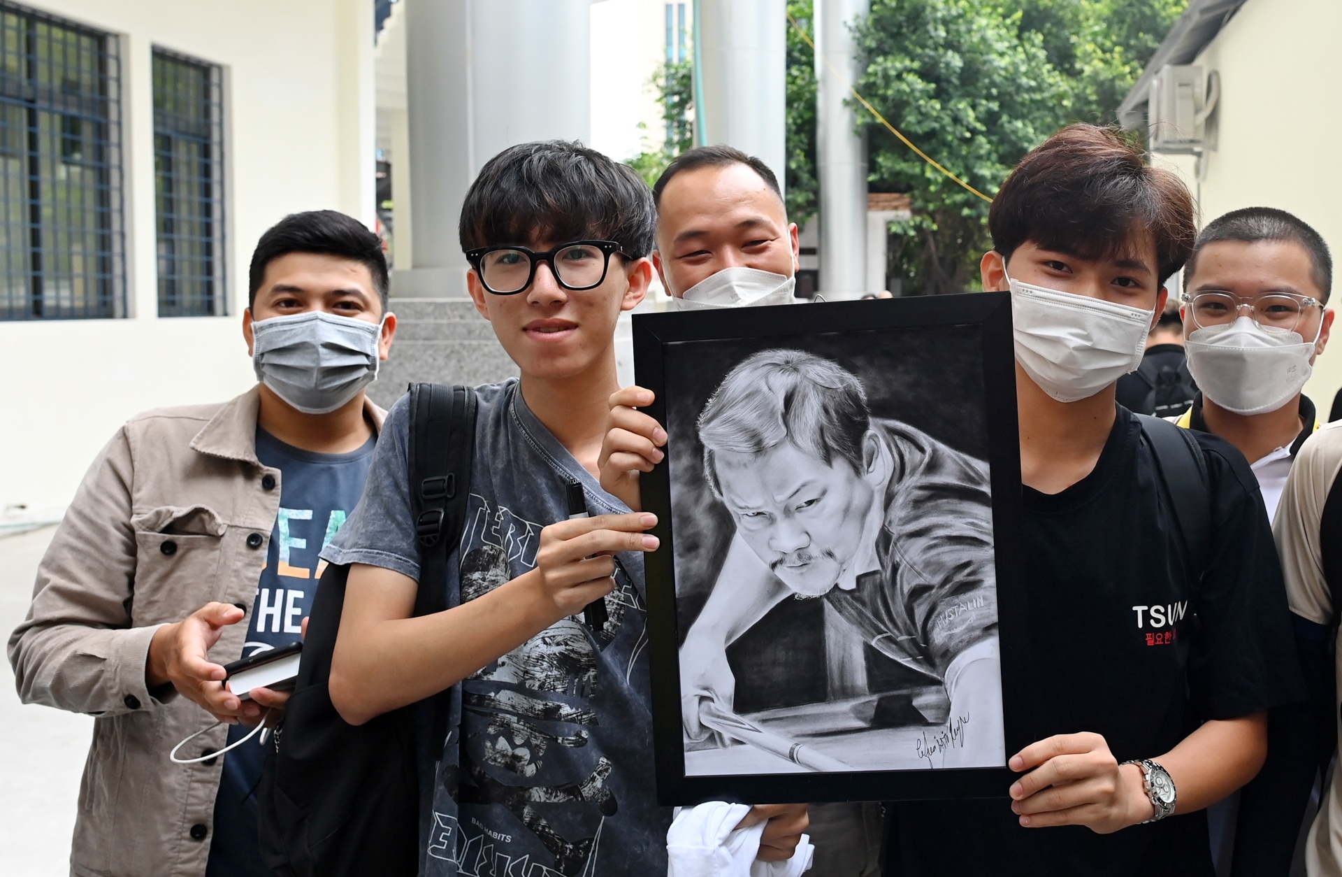 Co dong vien thuc trang dem ve chan dung than tuong Efren Reyes hinh anh