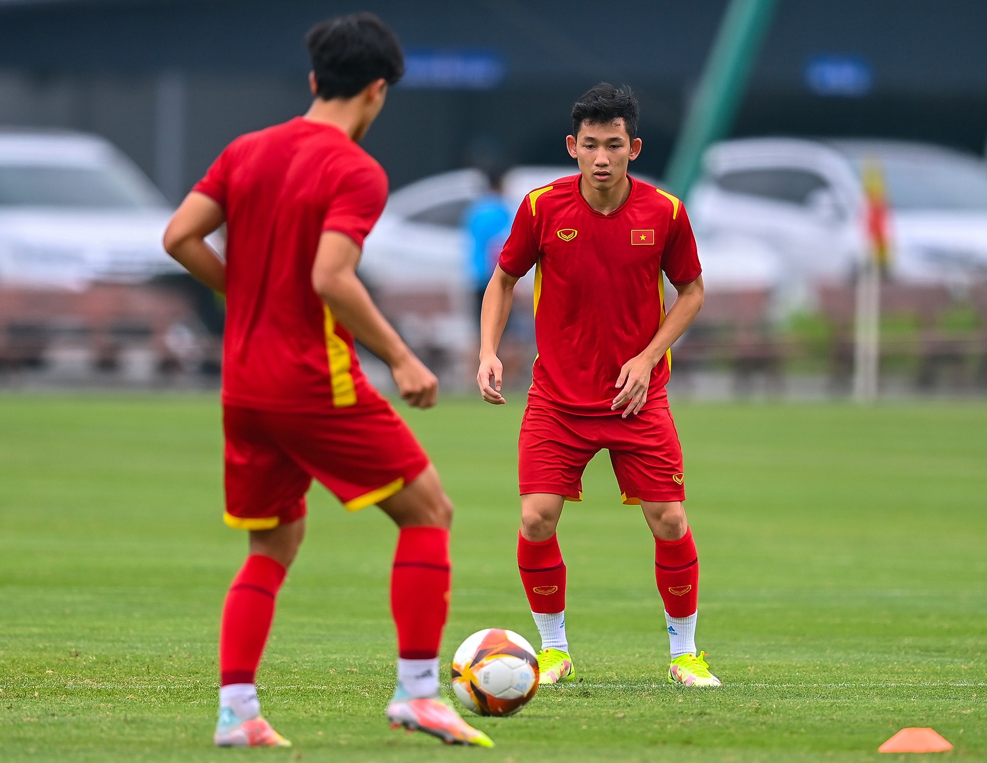 HLV Park Hang-seo vang mat trong buoi tap cua U23 Viet Nam hinh anh