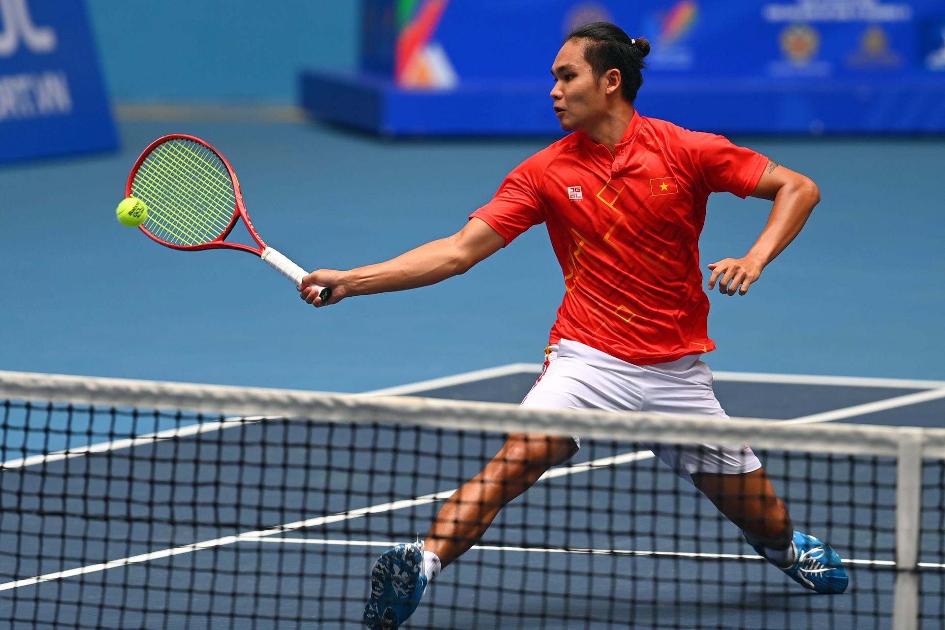 Dang cap tay vot Ly Hoang Nam anh 6