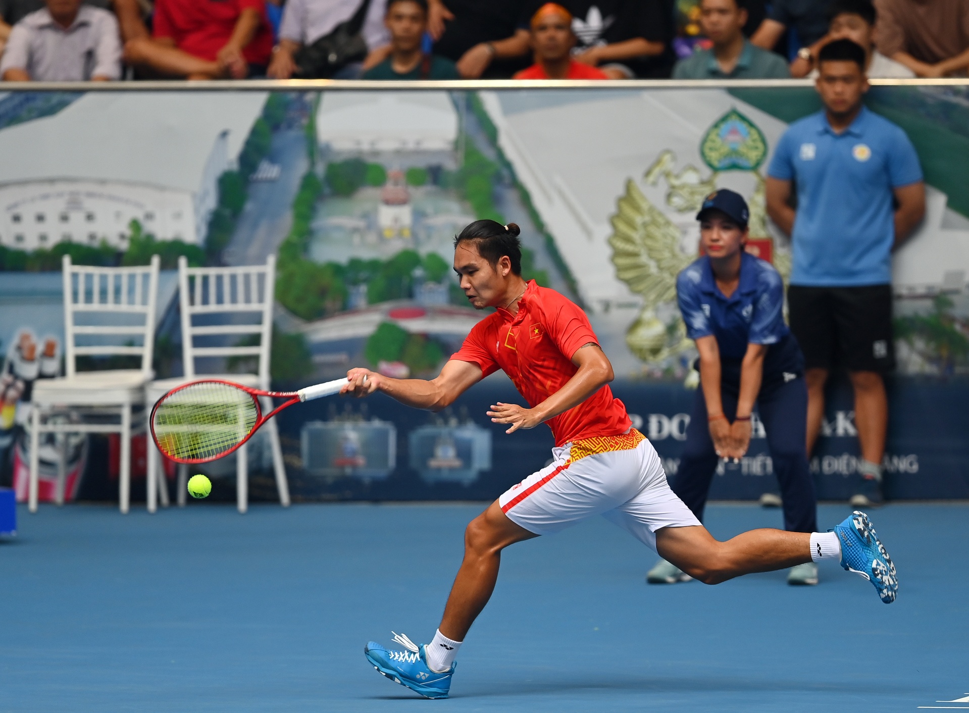 Dang cap tay vot Ly Hoang Nam anh 8