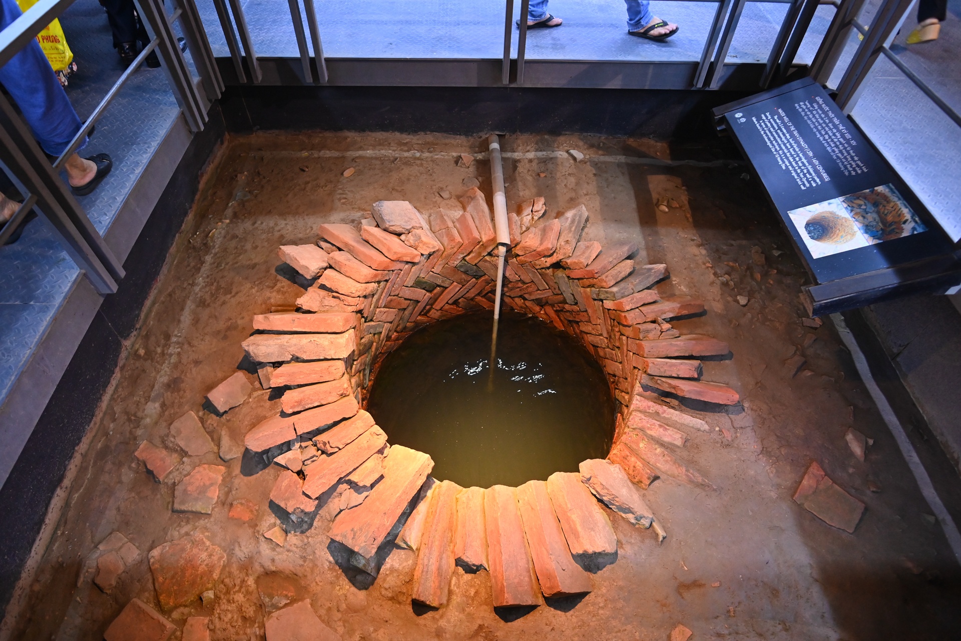 Kham pha Hoang thanh Thang Long anh 12