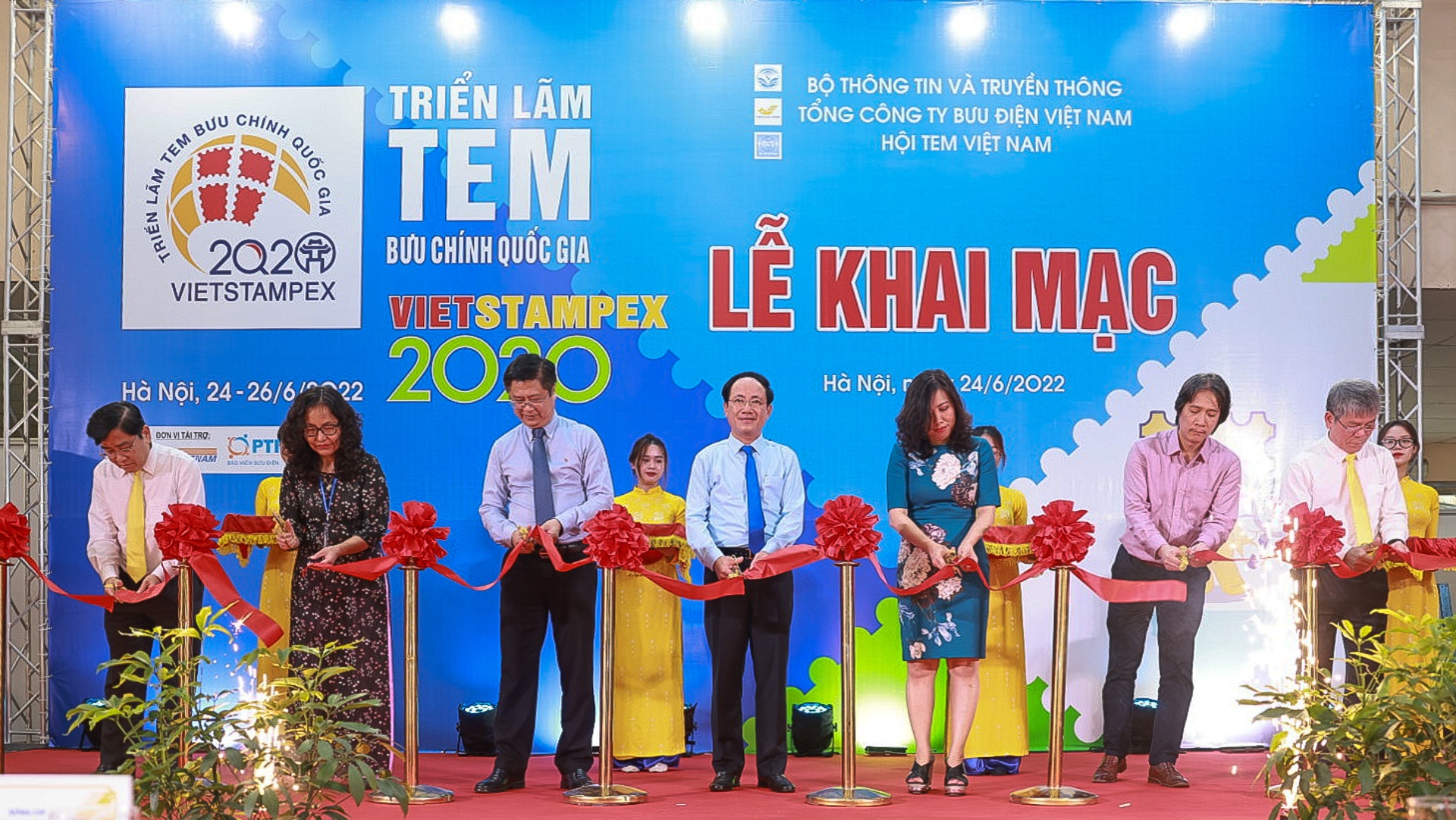 Bo suu tap tem bien dao Viet Nam anh 1